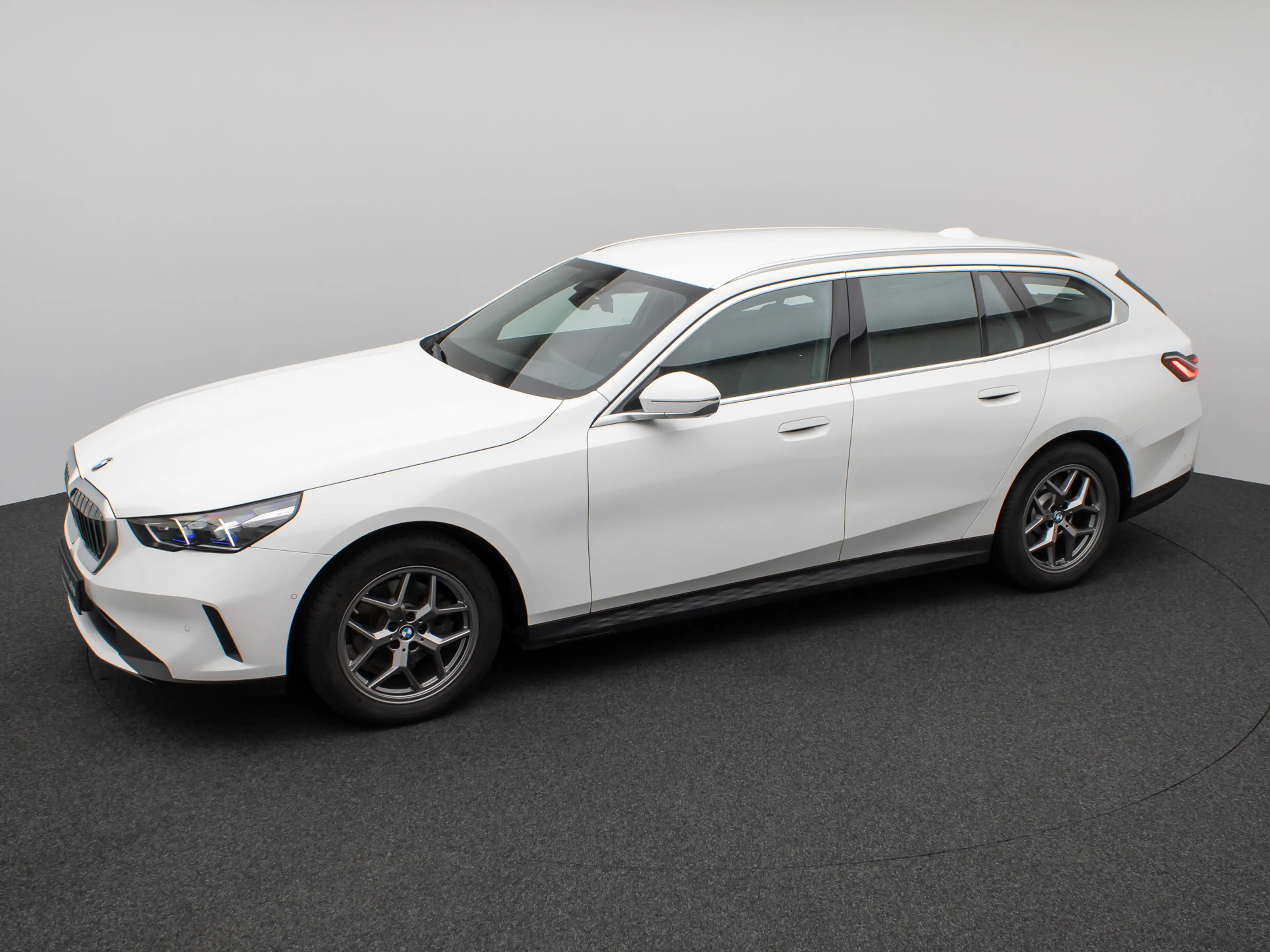 BMW 520 Kamera DAB Alarm DrivingAssist Leder Sport — photo 12
