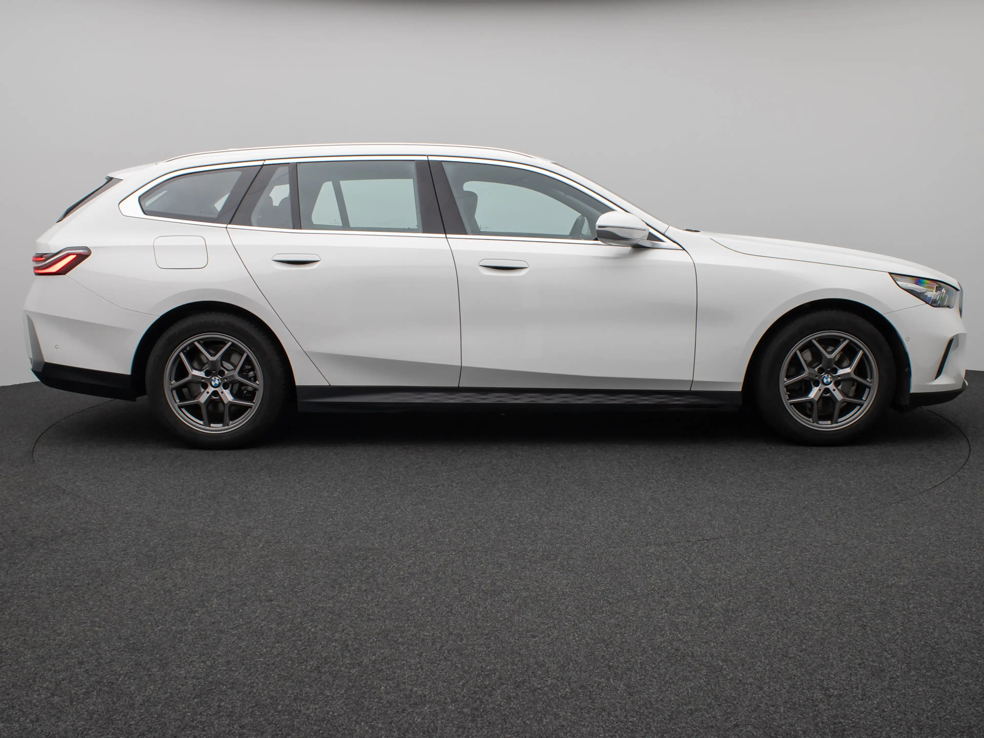 BMW 520 Kamera DAB Alarm DrivingAssist Leder Sport — photo 5