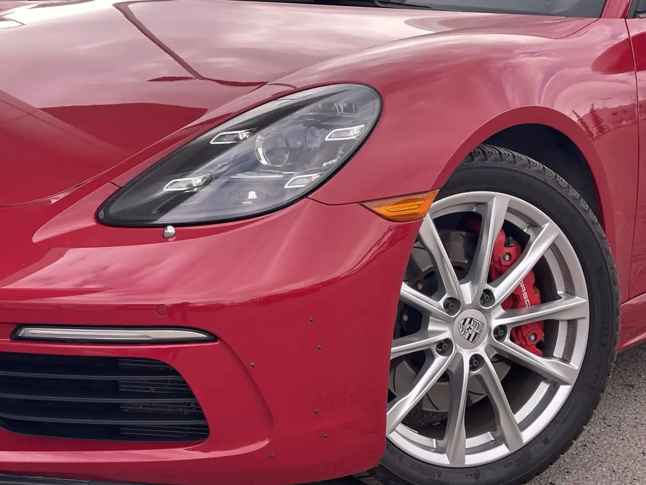 Porsche 718 Boxster снимка Porsche 718 Boxster