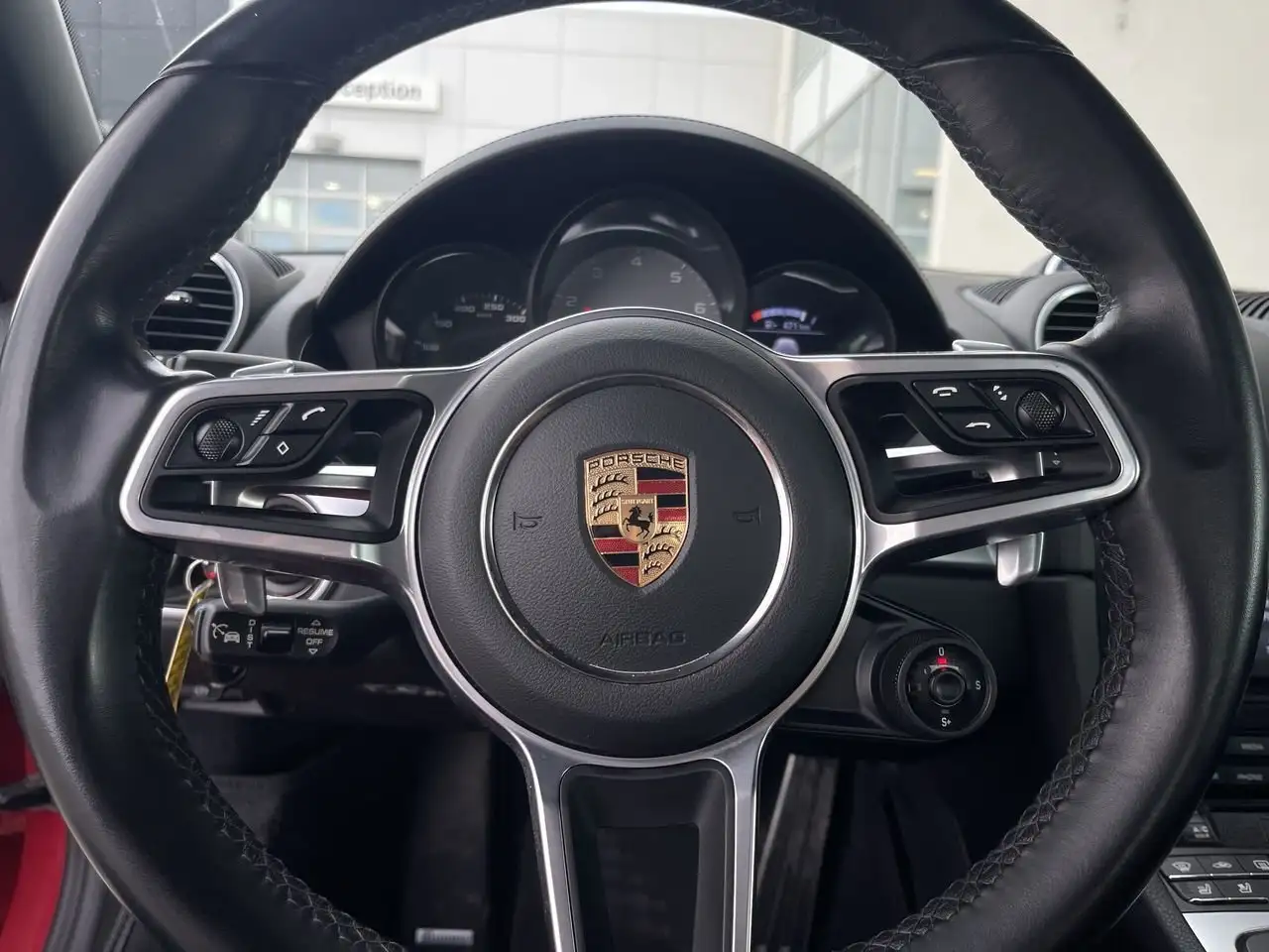 Porsche 718 Boxster снимка Porsche 718 Boxster