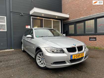 BMW 318 318i|AUTOMAAT|PDC|CRUISE|STOELVERWARMING|2.SLEUTEL