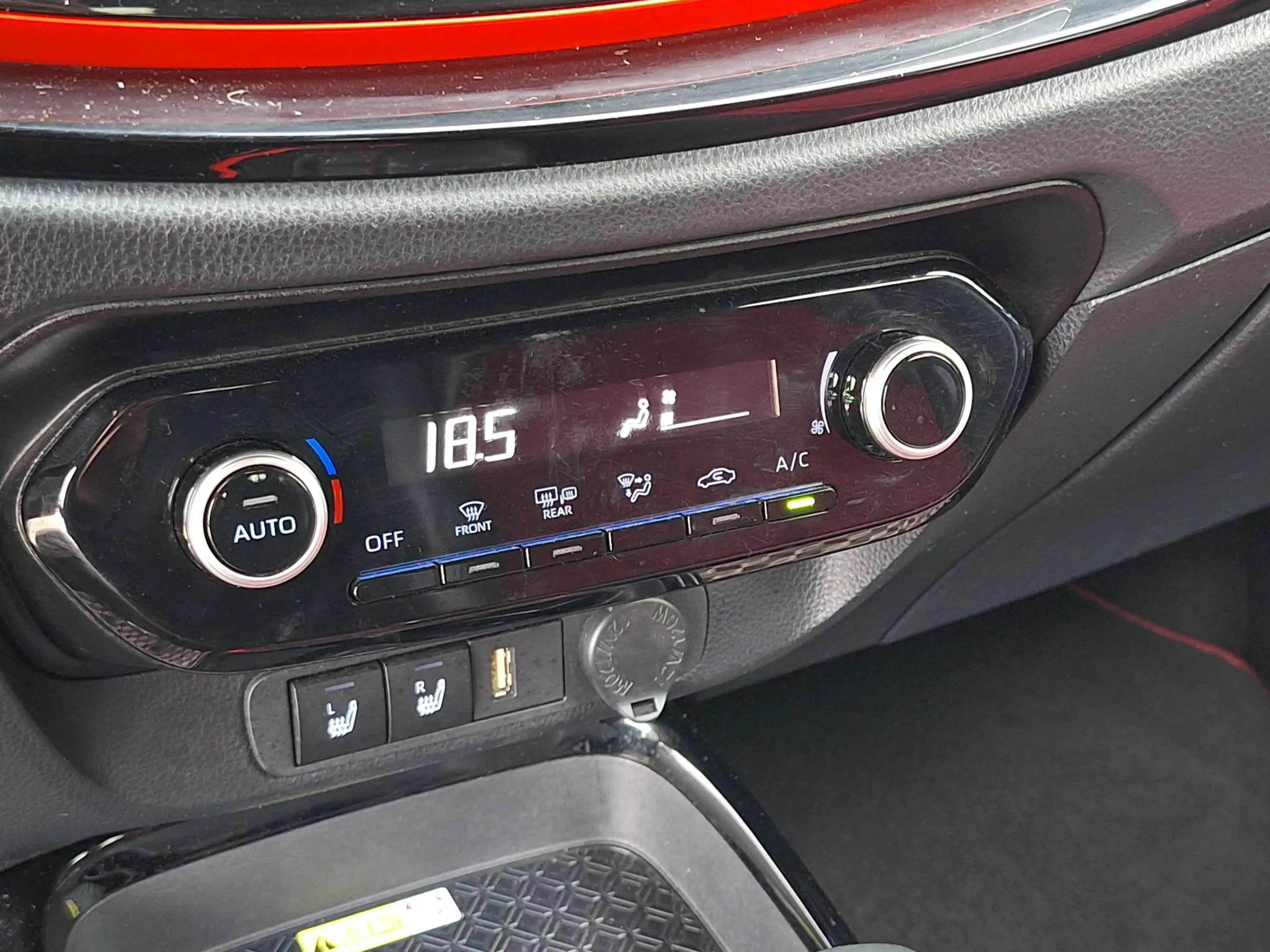 Toyota Aygo X 1.0 VVT-i MT Under Cover Automaat | Special Editio — photo 38