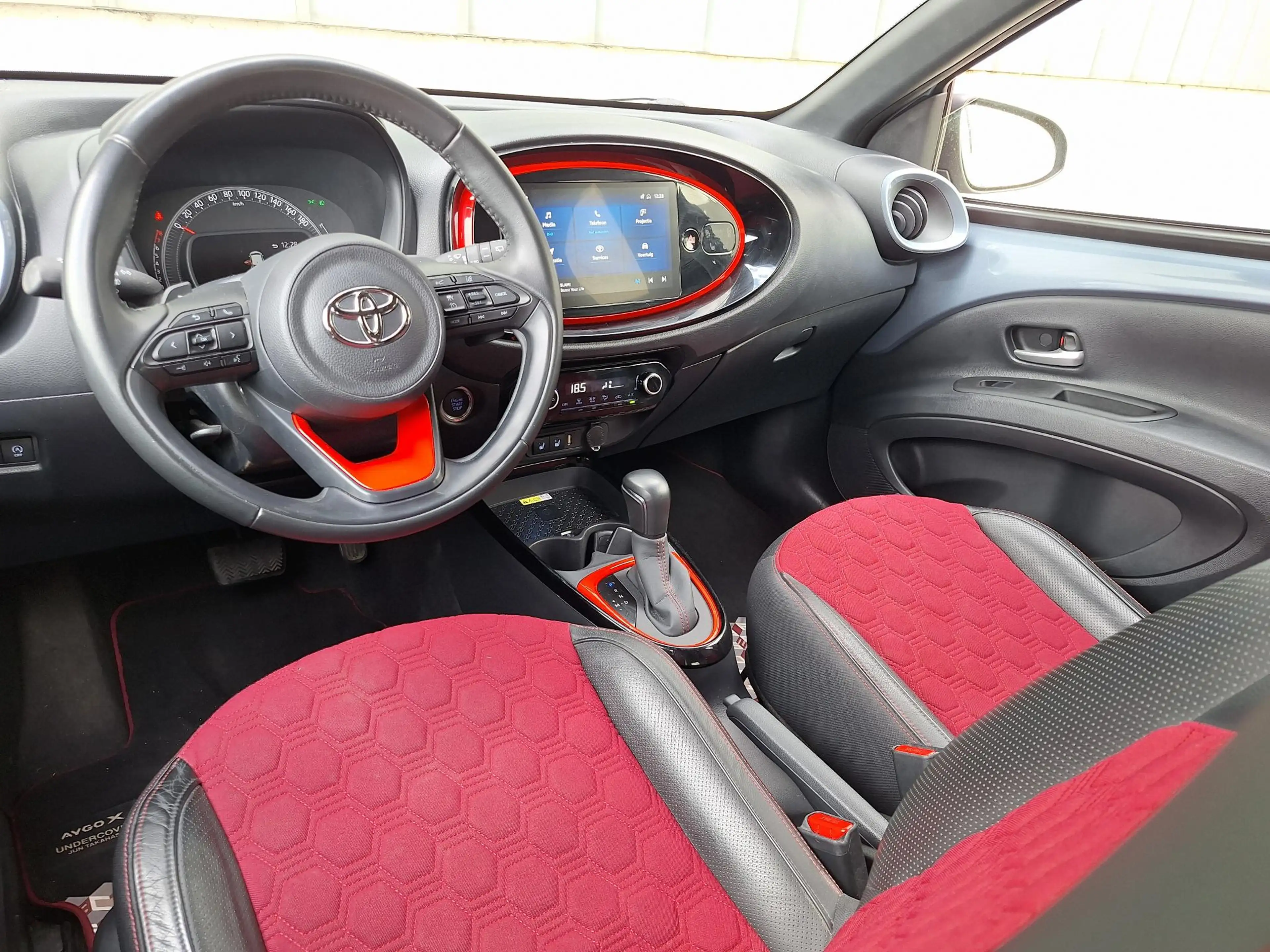 Toyota Aygo X 1.0 VVT-i MT Under Cover Automaat | Special Editio — photo 22