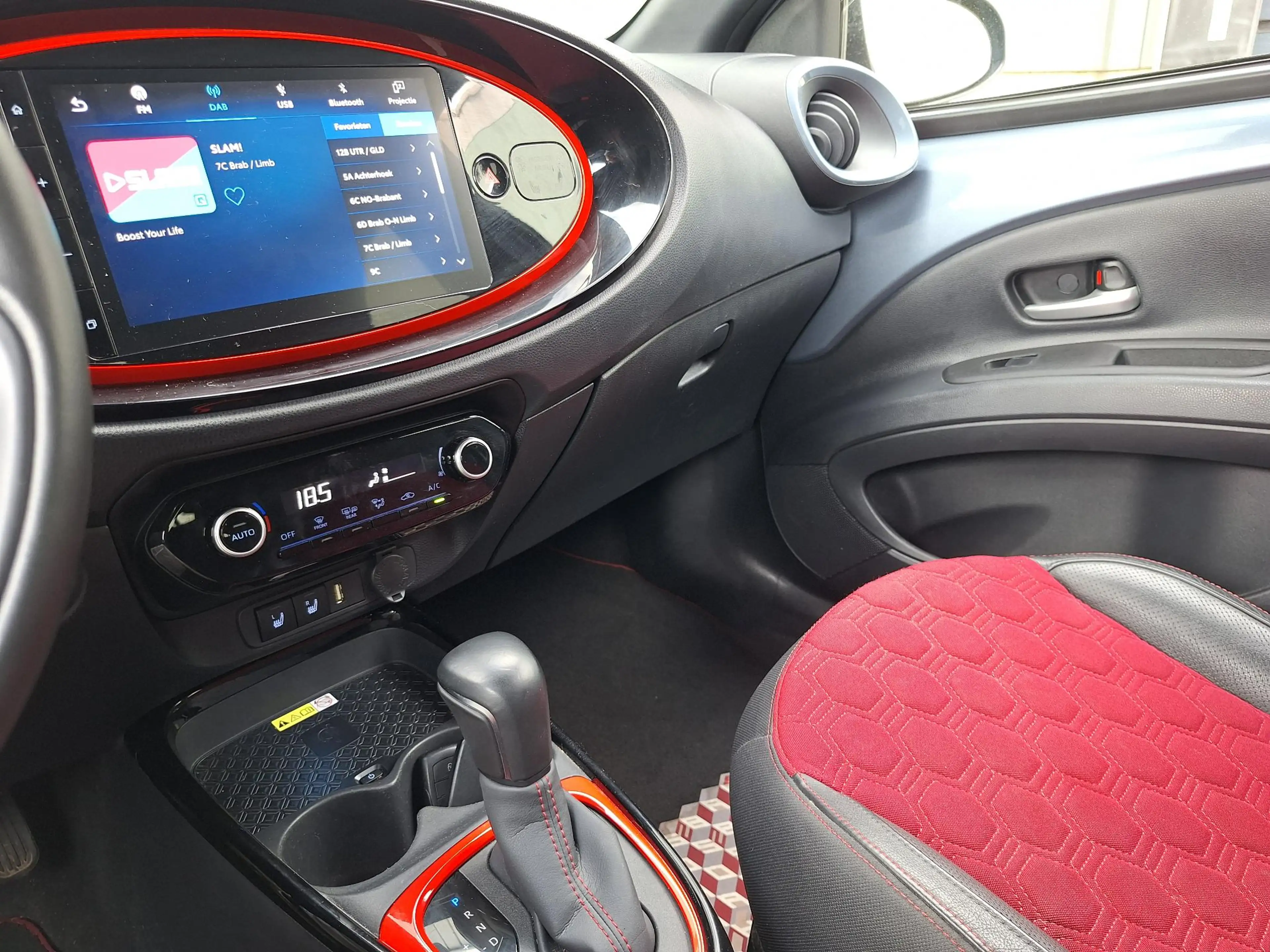 Toyota Aygo X 1.0 VVT-i MT Under Cover Automaat | Special Editio — photo 27