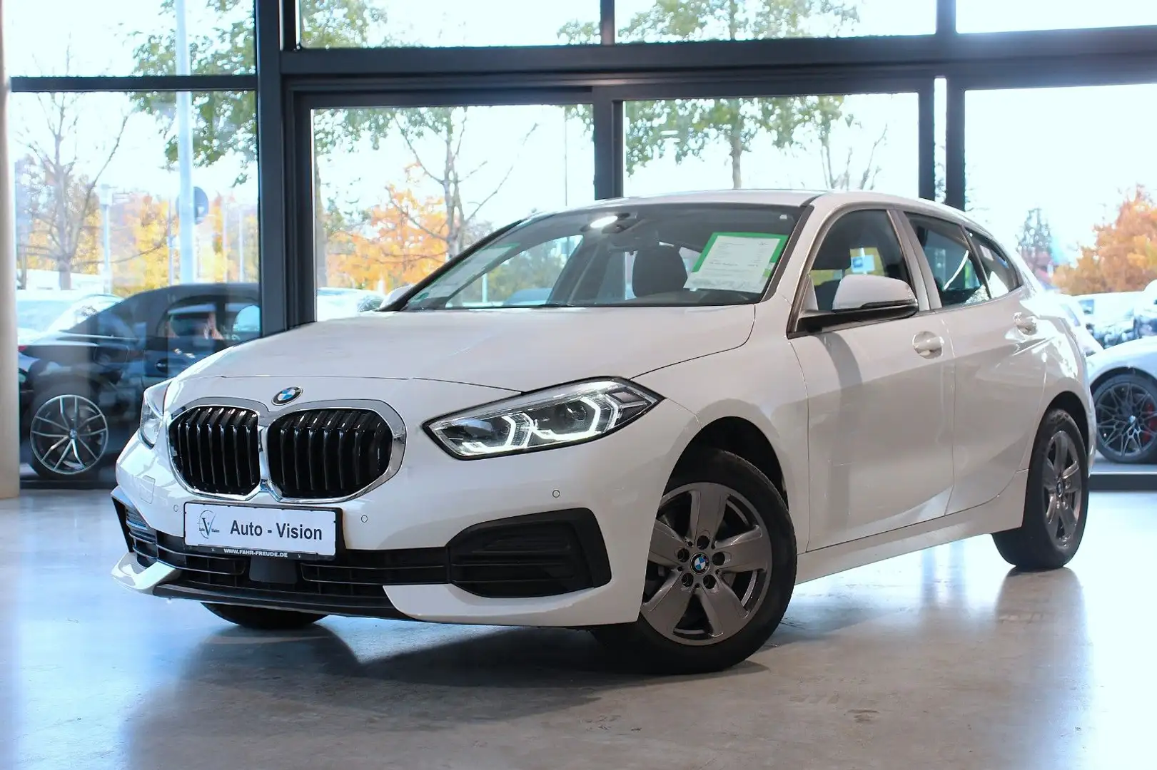 BMW 118 i Advantage (F40) *LED*PDC*AppleCP*AndroidAut Weiß - 1