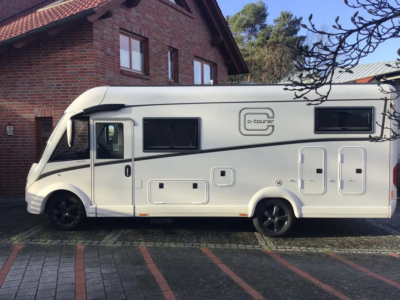 Caravans-Wohnm Carthago