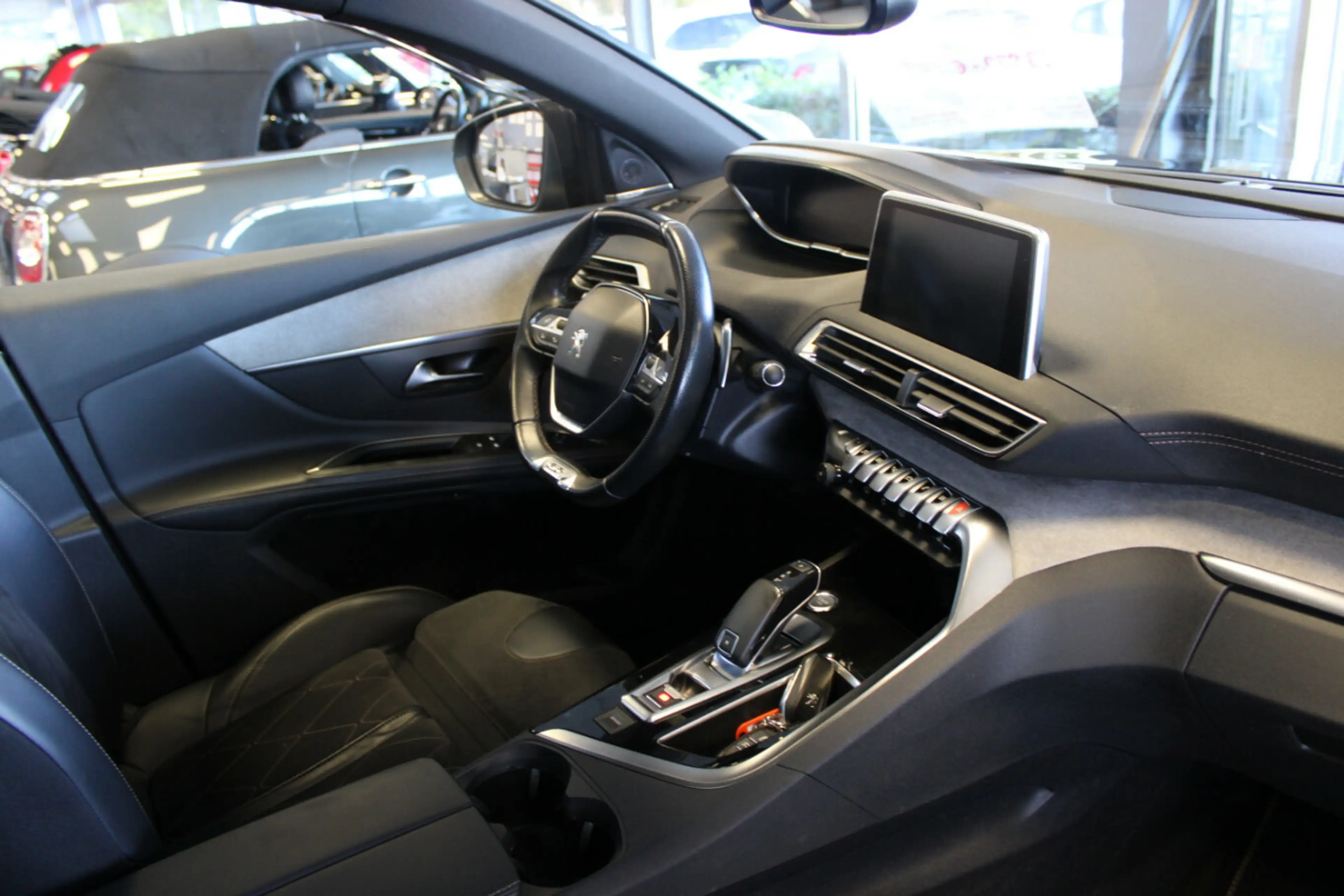 Peugeot 5008 BlueHDi 180 EAT8 GT -7-Sitzer - — photo 7