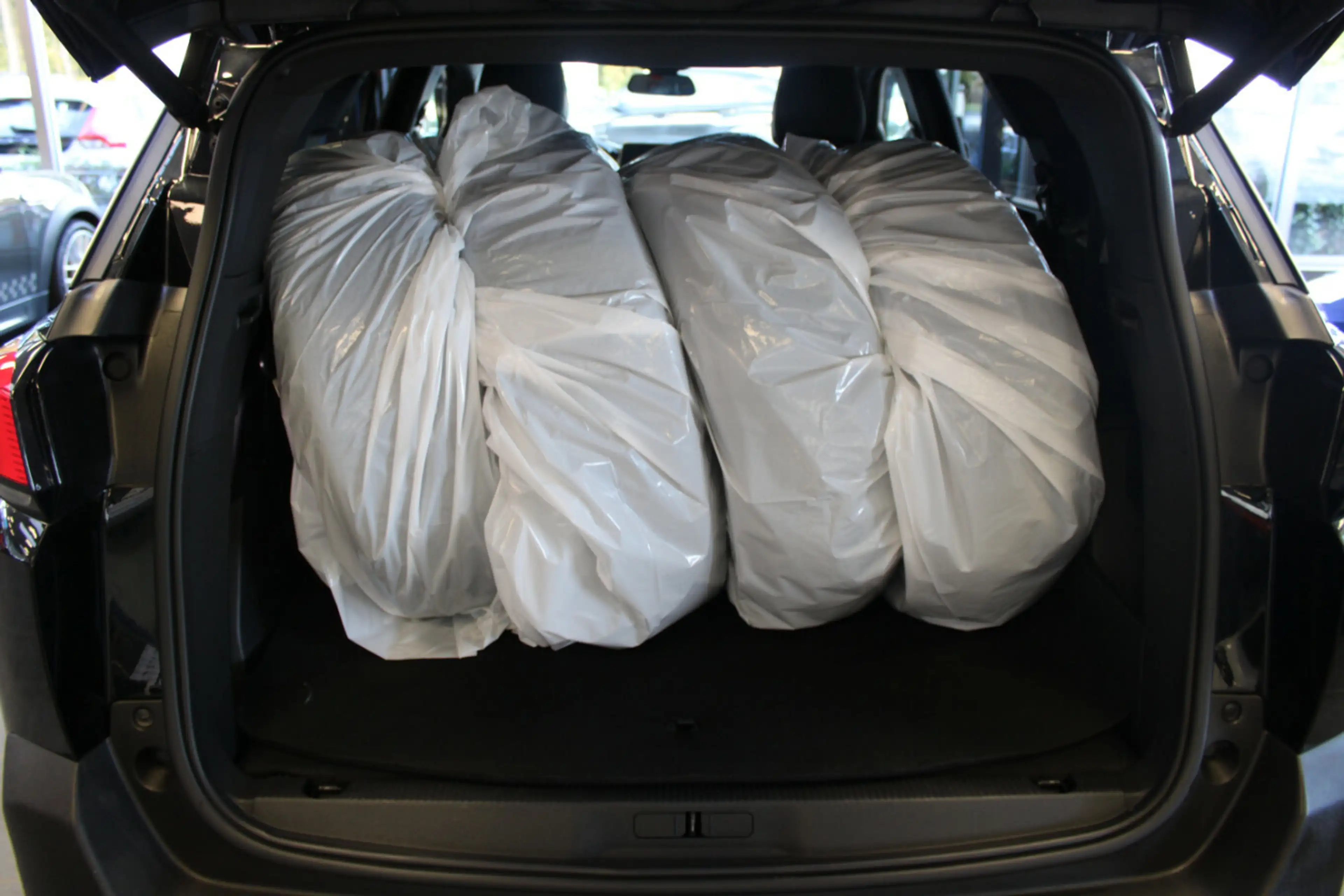 Peugeot 5008 BlueHDi 180 EAT8 GT -7-Sitzer - — photo 15