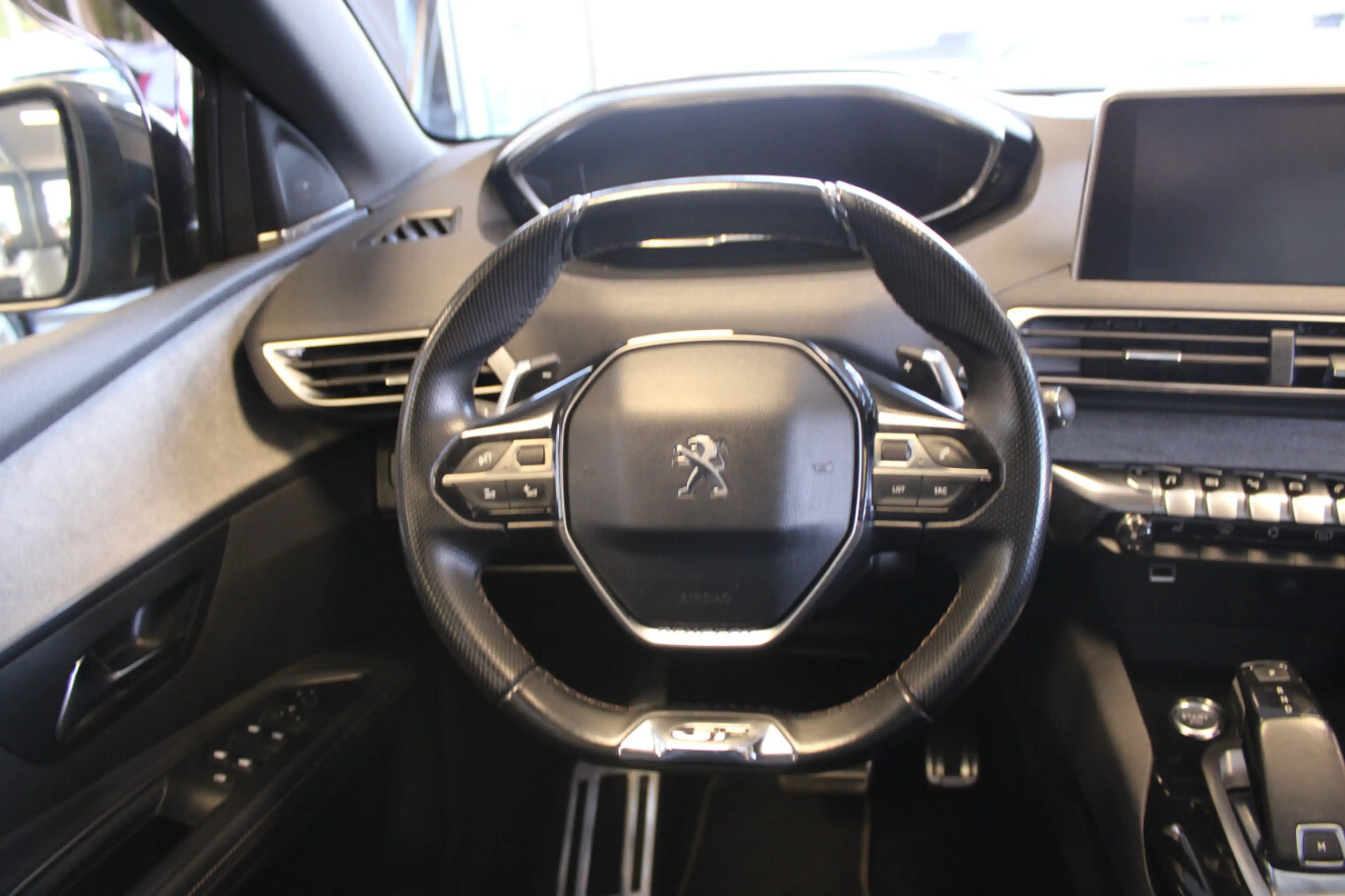 Peugeot 5008 BlueHDi 180 EAT8 GT -7-Sitzer - — photo 8