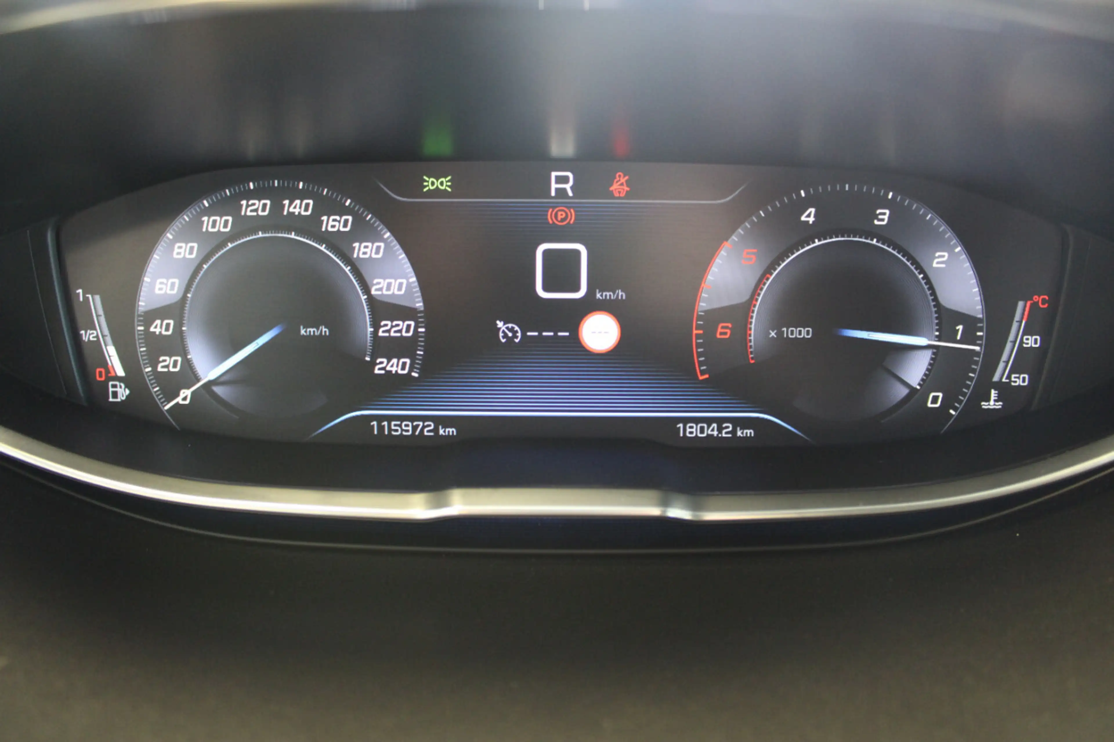 Peugeot 5008 BlueHDi 180 EAT8 GT -7-Sitzer - — photo 9