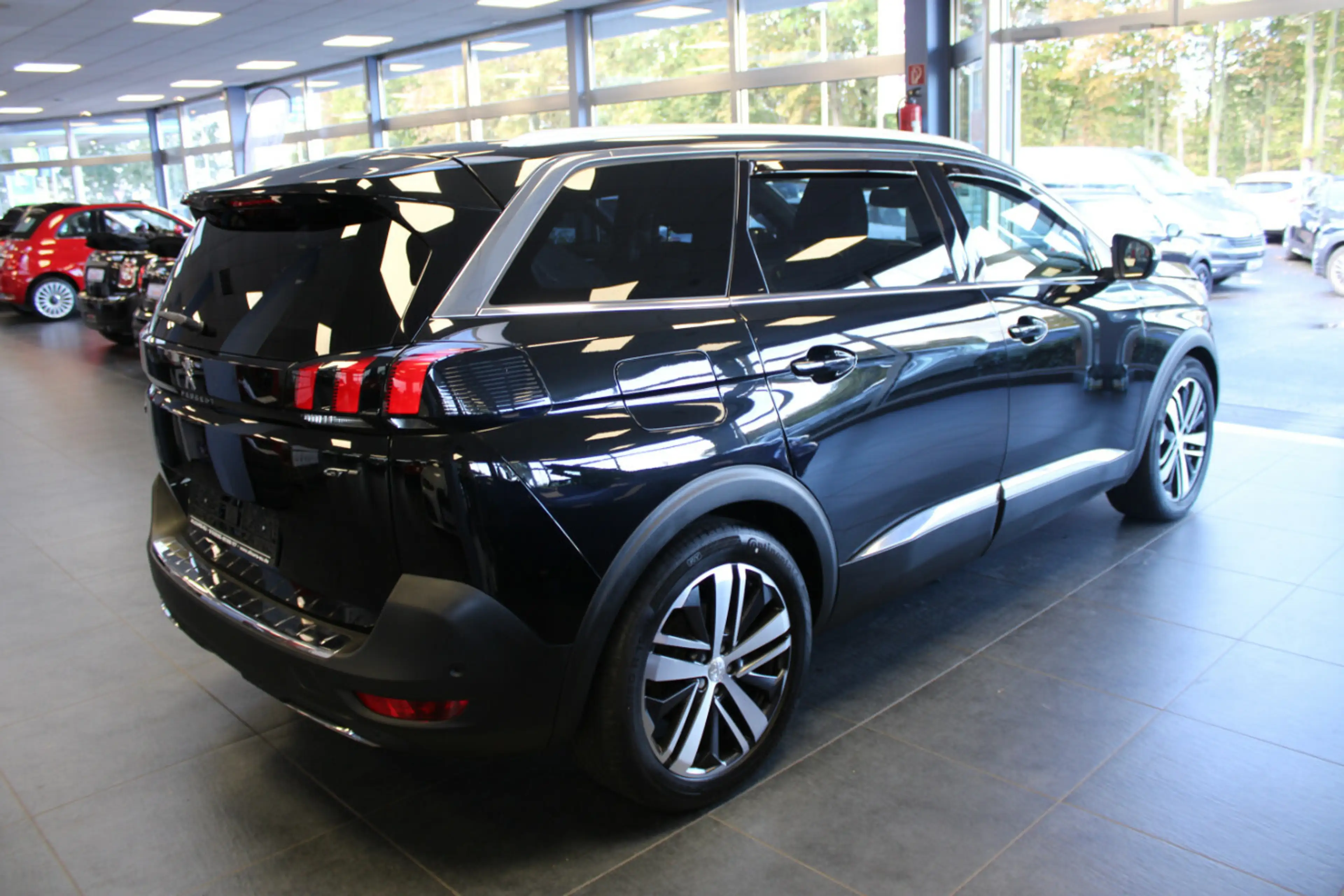 Peugeot 5008 BlueHDi 180 EAT8 GT -7-Sitzer - — photo 6