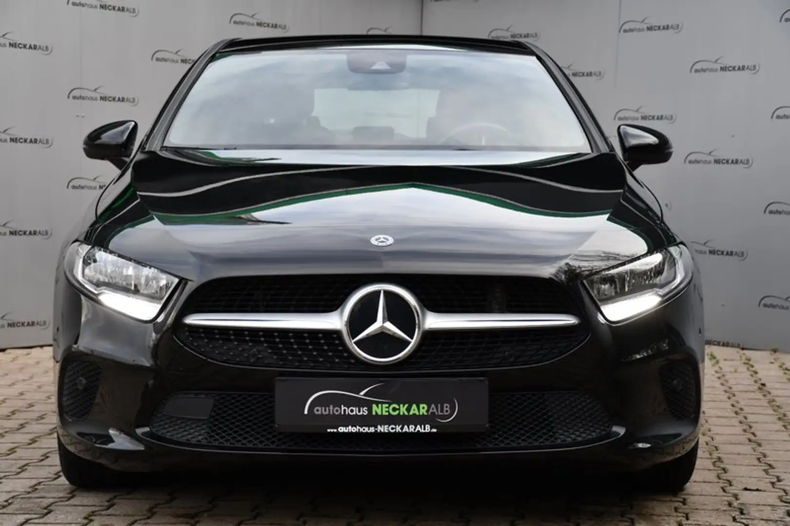 Mercedes-Benz A 200 A 200 Edition*1.Hand*Unfallfrei* Schwarz - 2