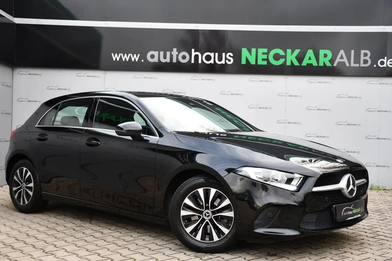 Mercedes-Benz A 200 A 200 Edition*1.Hand*Unfallfrei* Schwarz - 1