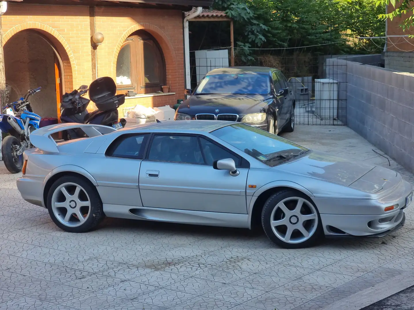 Lotus Esprit - 2