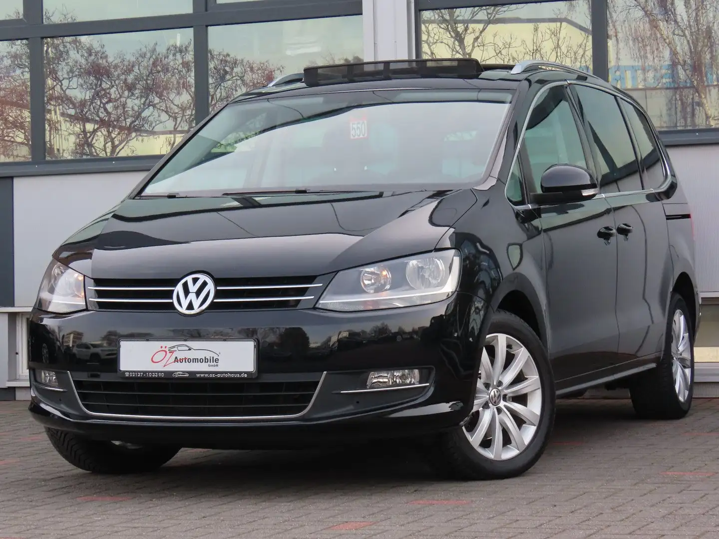 Volkswagen Sharan 1.4 TSI Alcantara Sitzheizung Klima Pano Negro - 2