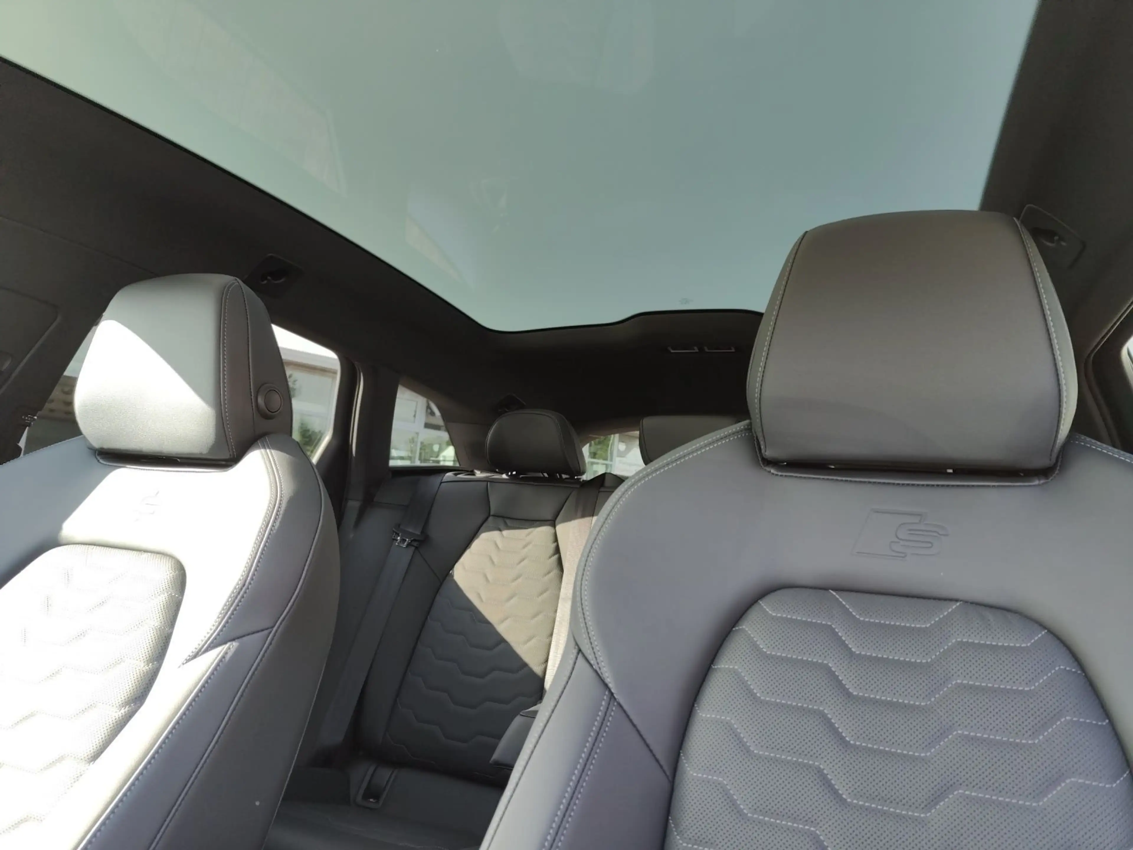 Audi A6 e-tron perform. S-LINE+PANO+AHK+AR-HUD — photo 21