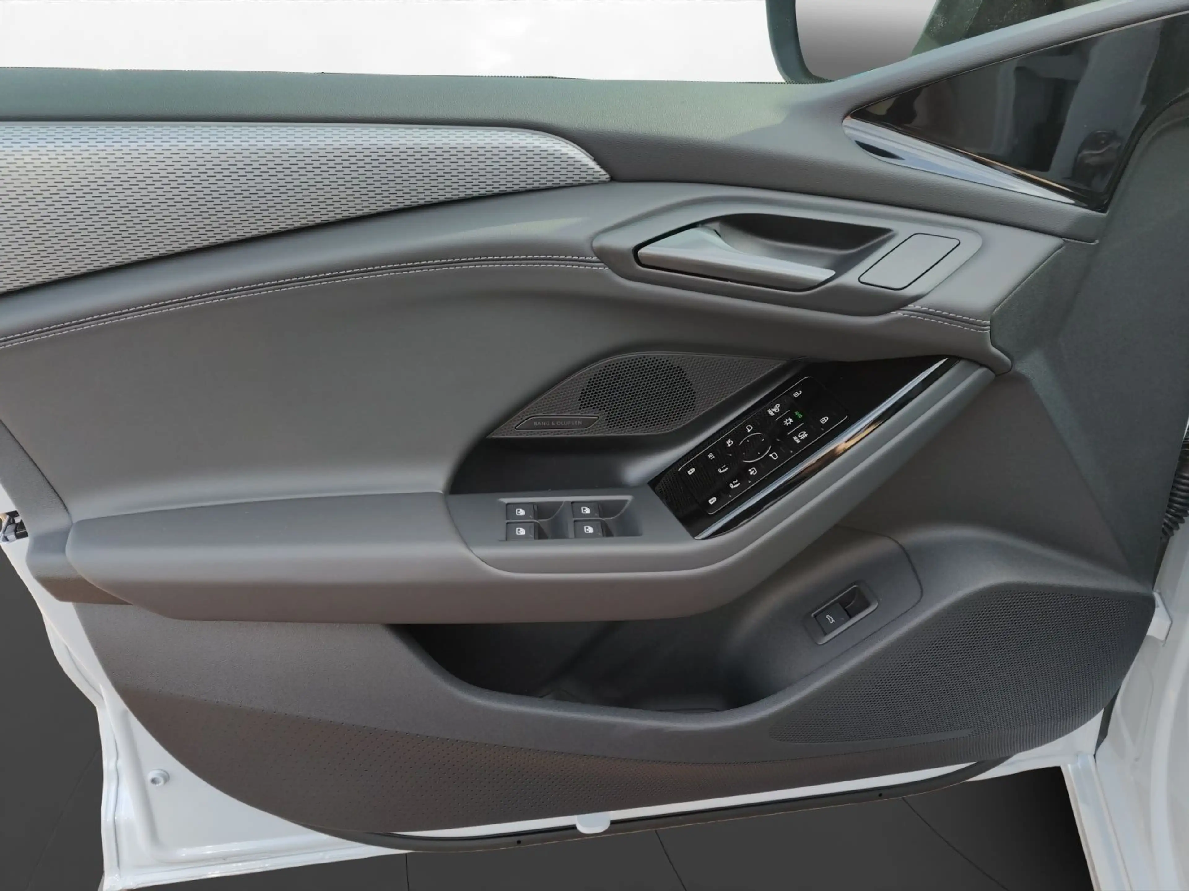 Audi A6 e-tron perform. S-LINE+PANO+AHK+AR-HUD — photo 3