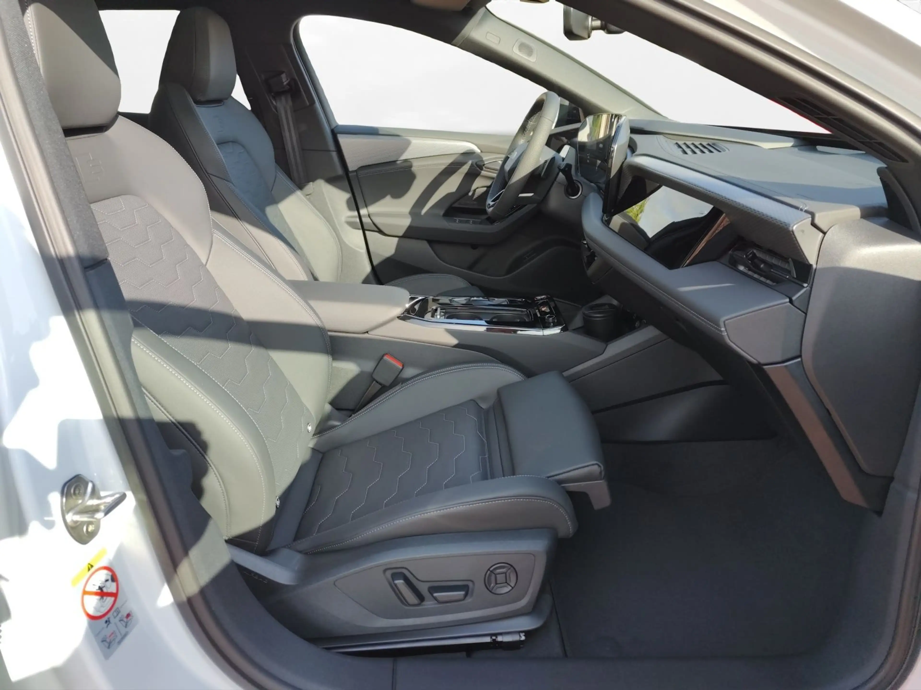 Audi A6 e-tron perform. S-LINE+PANO+AHK+AR-HUD — photo 12