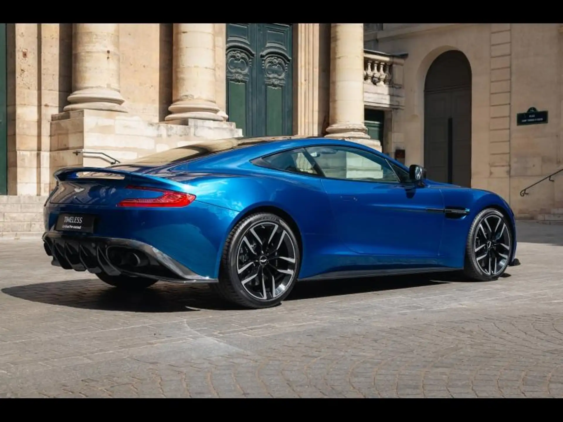 애스턴마틴 뱅퀴시 Coupe 2018 블루 사진 5