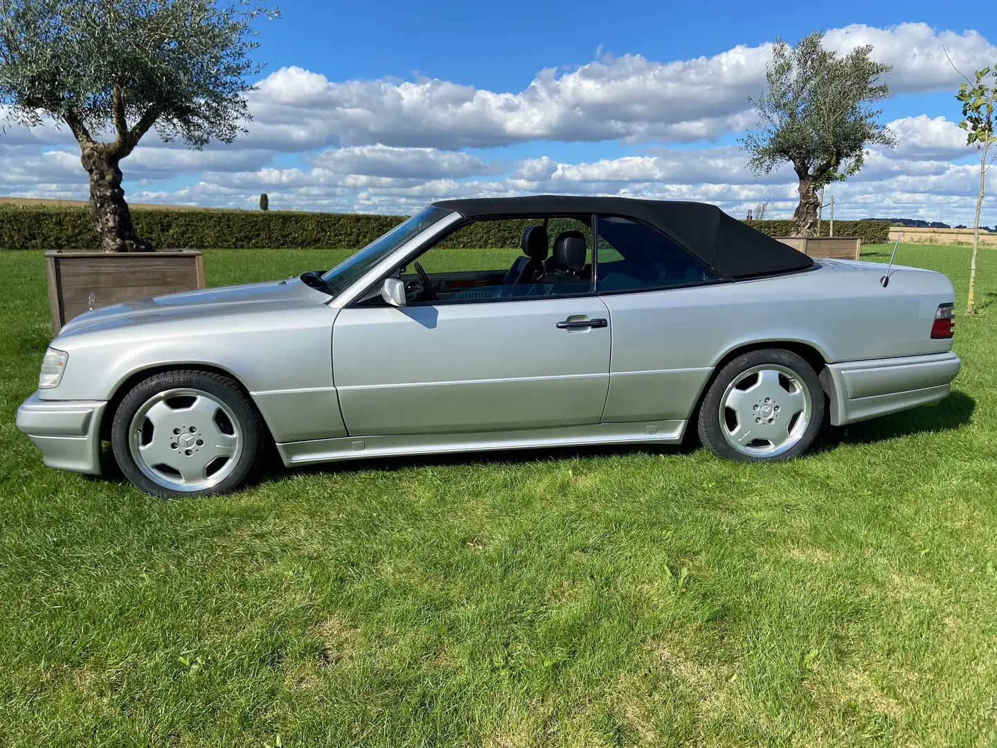 Mercedes-Benz E 36 AMG cabrio slechts 68 stuks - 6 cilinder srebrna - 2
