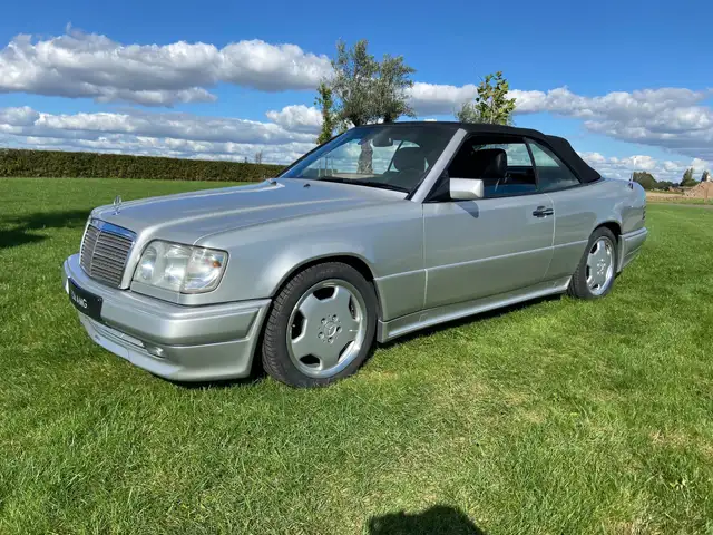 Mercedes-Benz E 36 AMG cabrio slechts 68 stuks - 6 cilinder