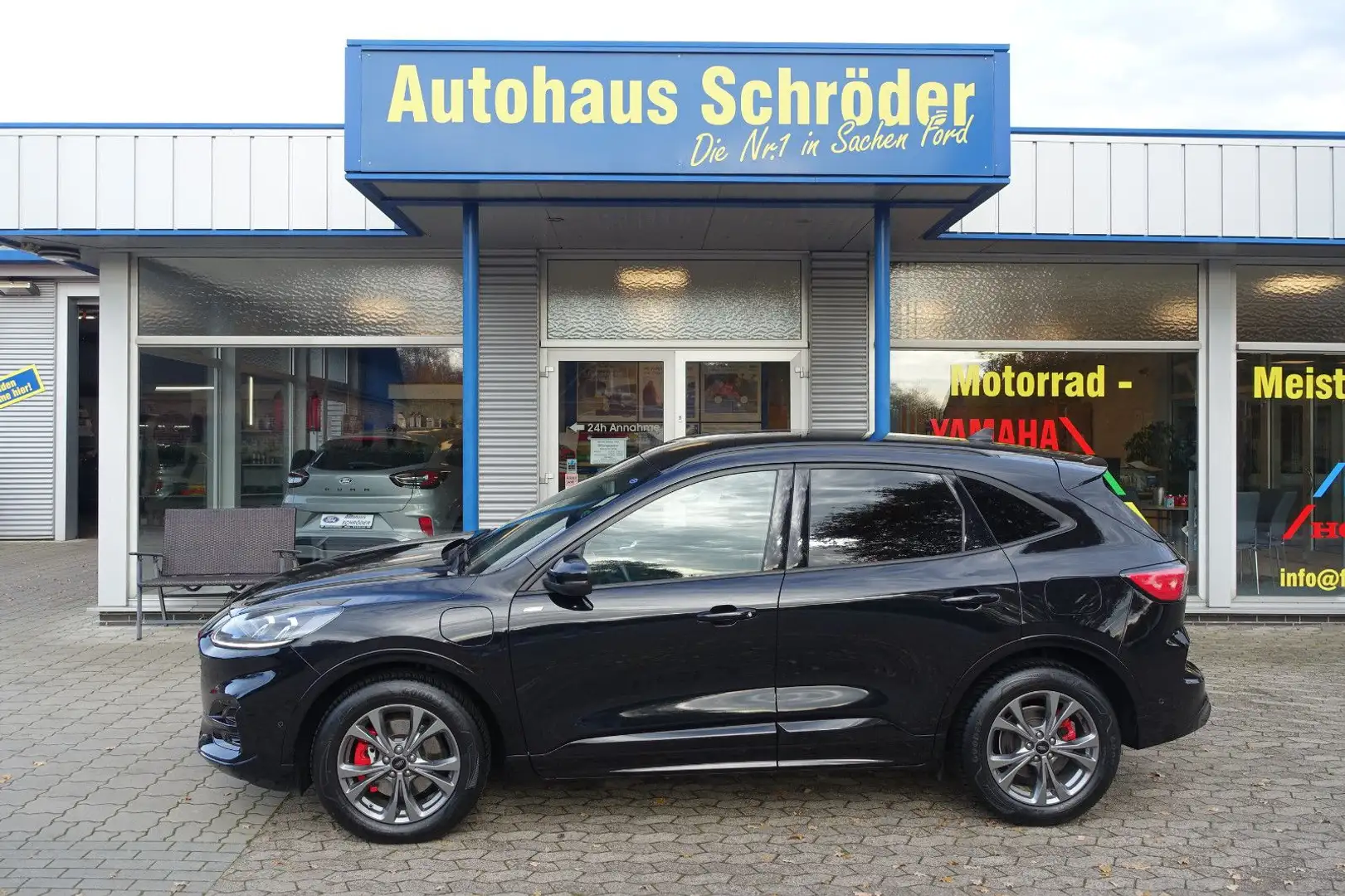 Ford Kuga Plug-In Hybrid ST-Line X / PHEV Schwarz - 1