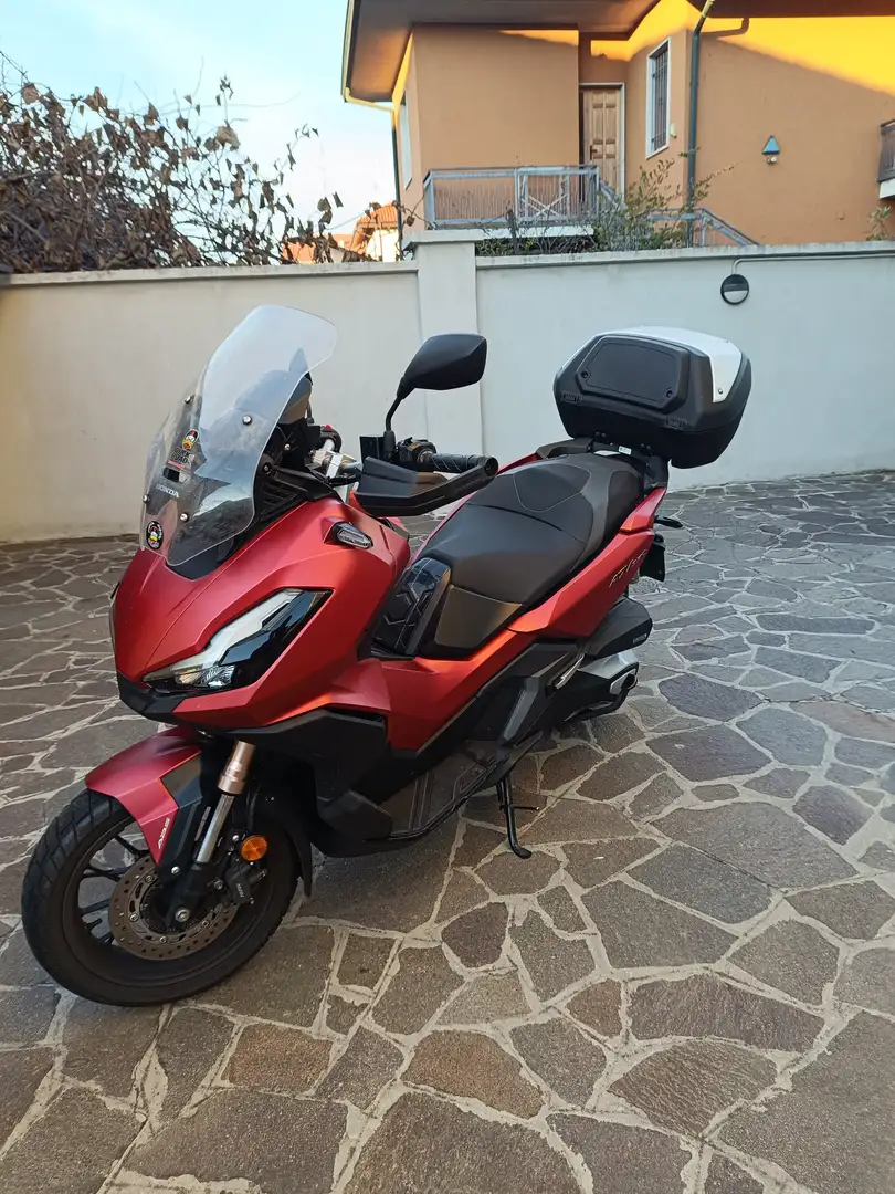 Honda ADV 350 Rosso - 1