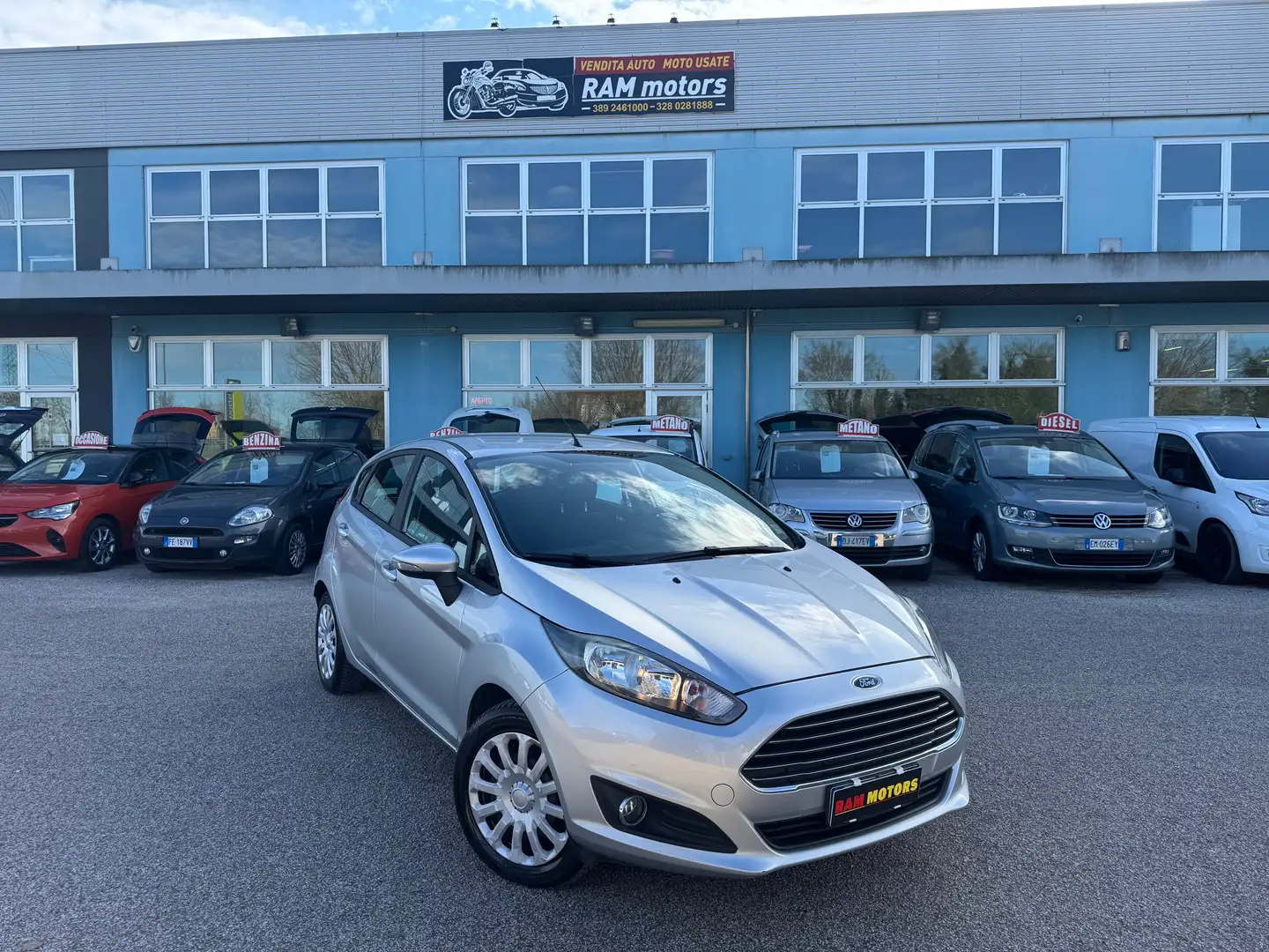 Ford Fiesta Fiesta 5p 1.5 tdci Titanium Neopatentati 75cv E6 Silber - 1