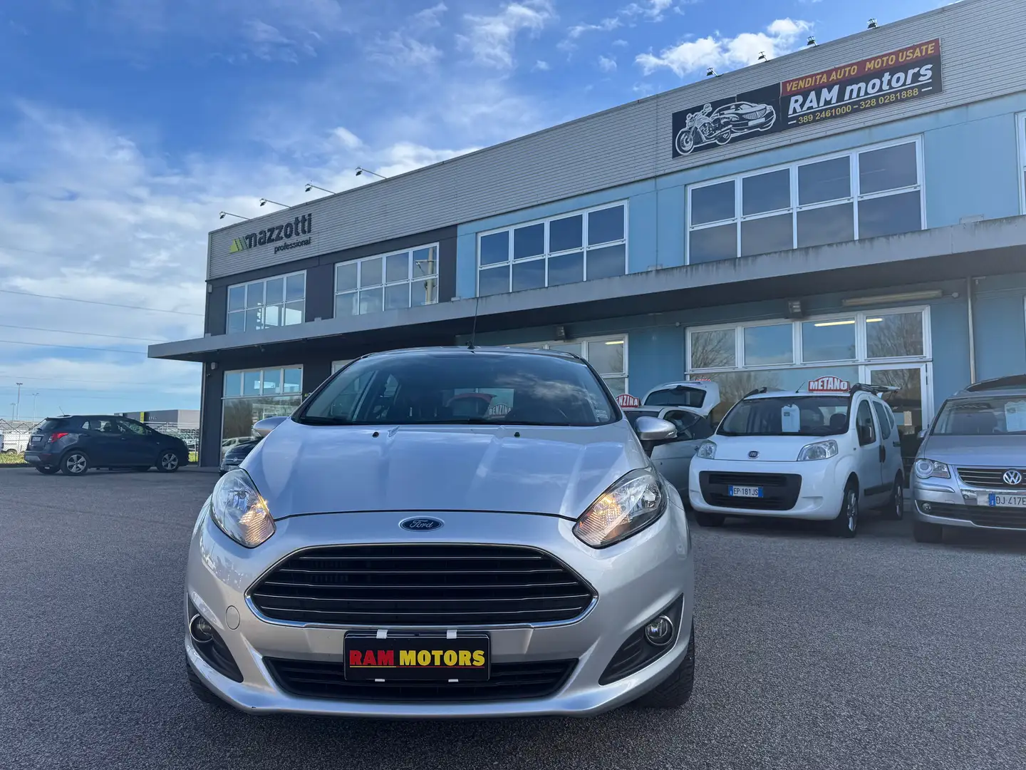 Ford Fiesta Fiesta 5p 1.5 tdci Titanium Neopatentati 75cv E6 Silber - 2