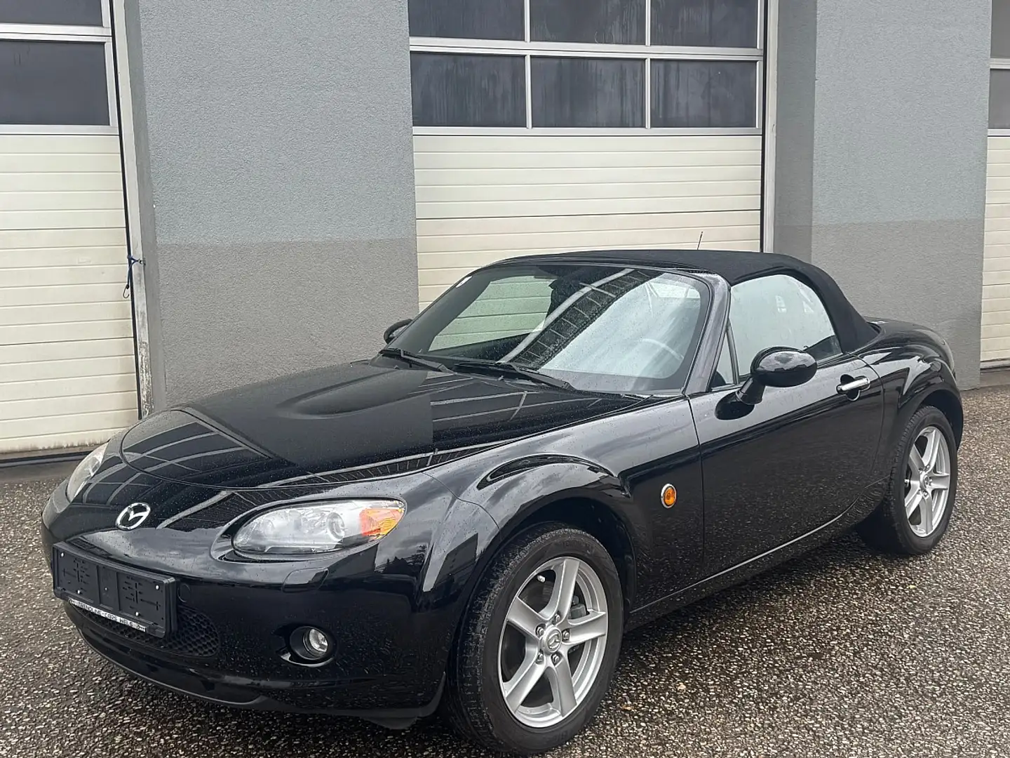Mazda MX-5 1,8i Revolution *53.900KM* Schwarz - 1