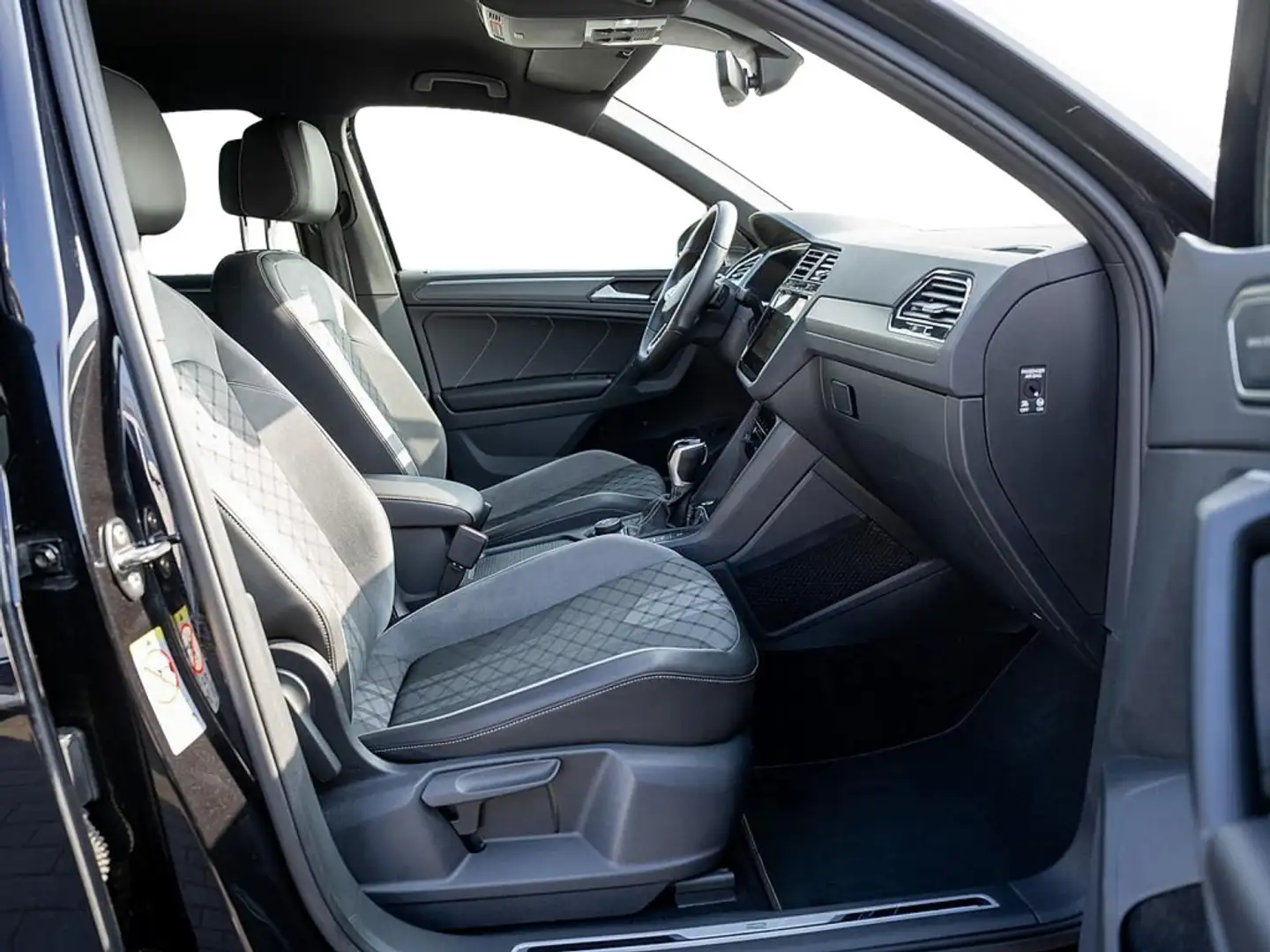 Volkswagen Tiguan 2.0 TDI R-Line 4M AHK MATRIX H-K KAM Nero - 2
