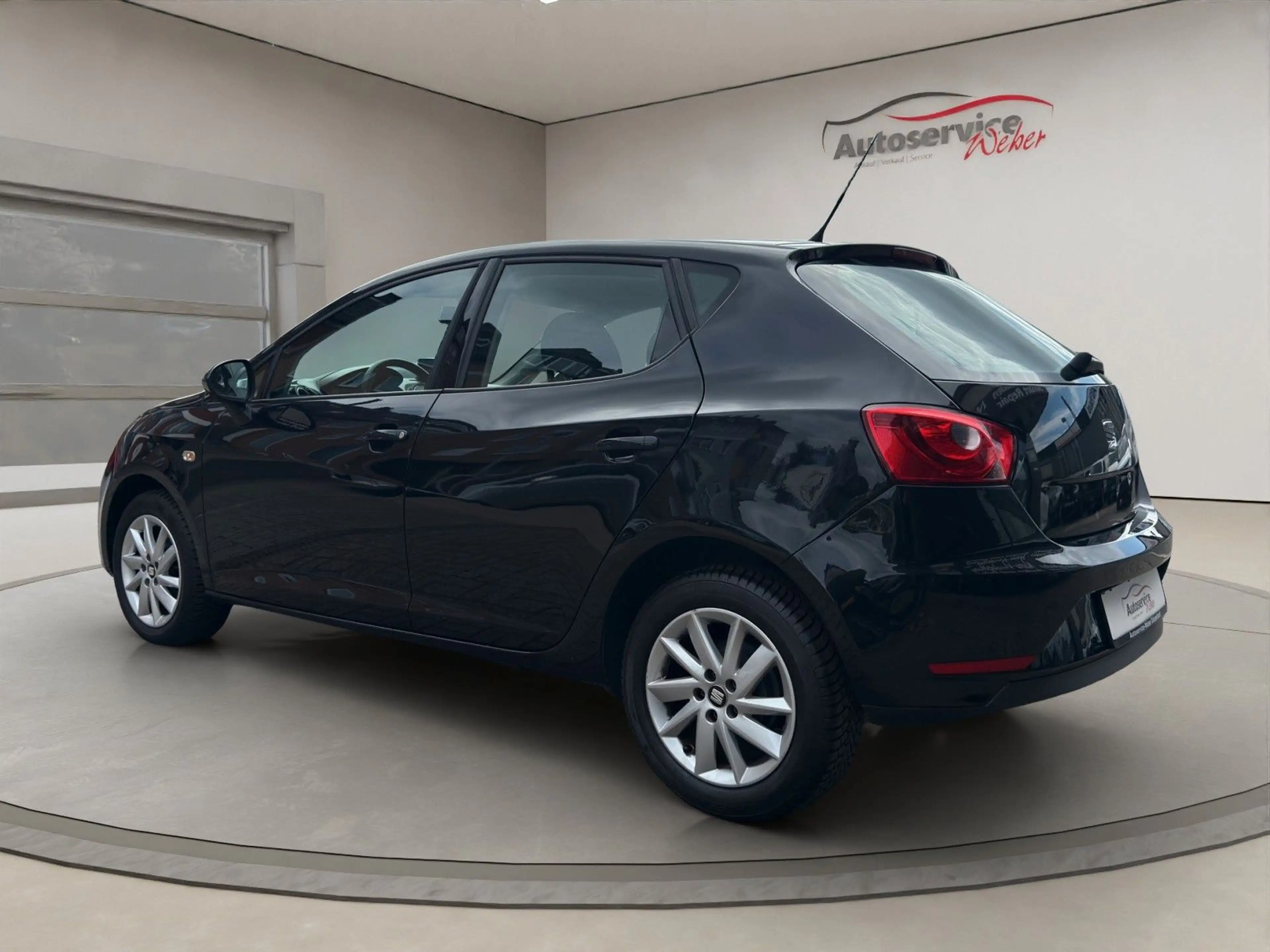 SEAT Ibiza Lim. Style Salsa — photo 3