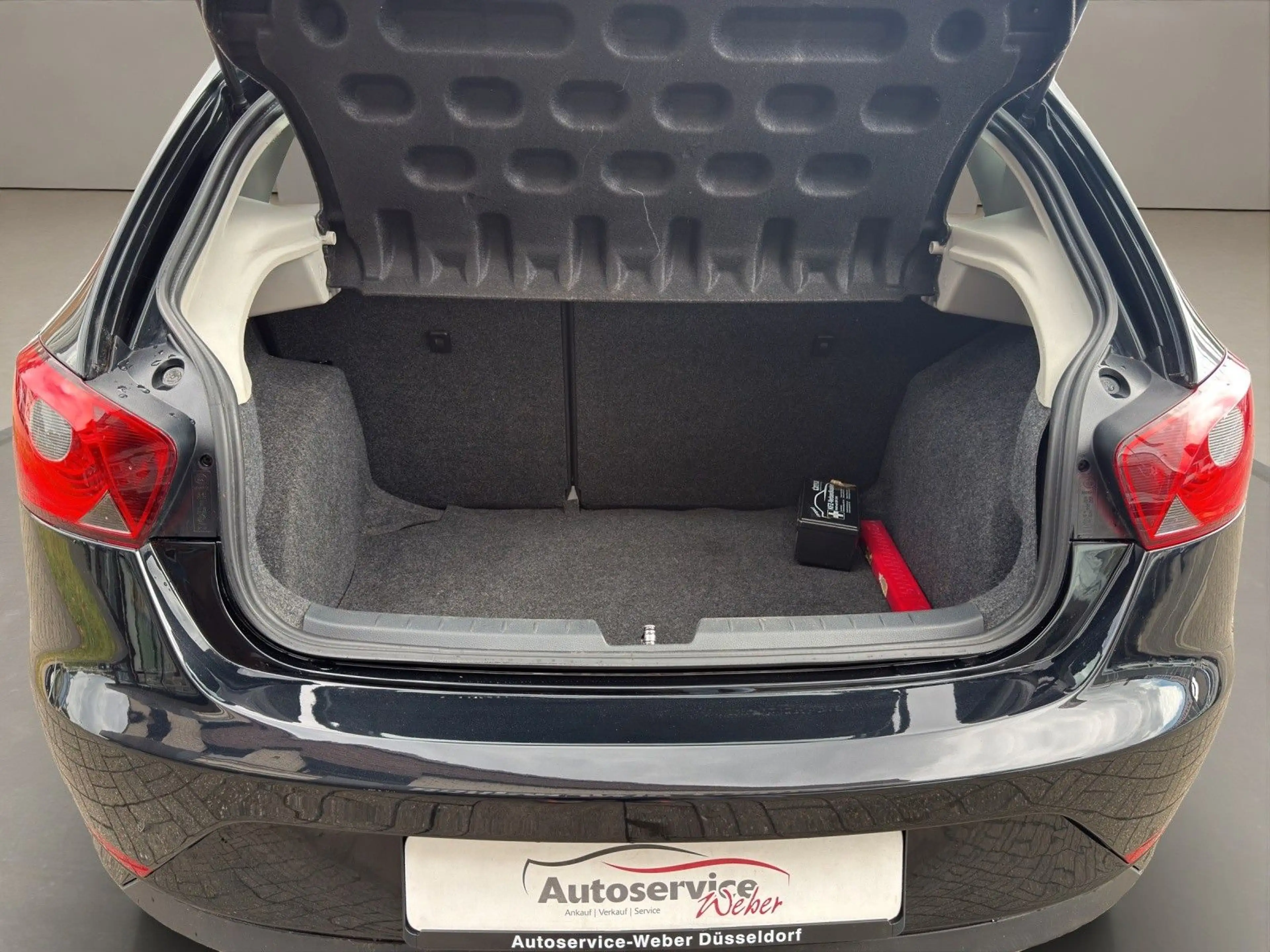 SEAT Ibiza Lim. Style Salsa — photo 18