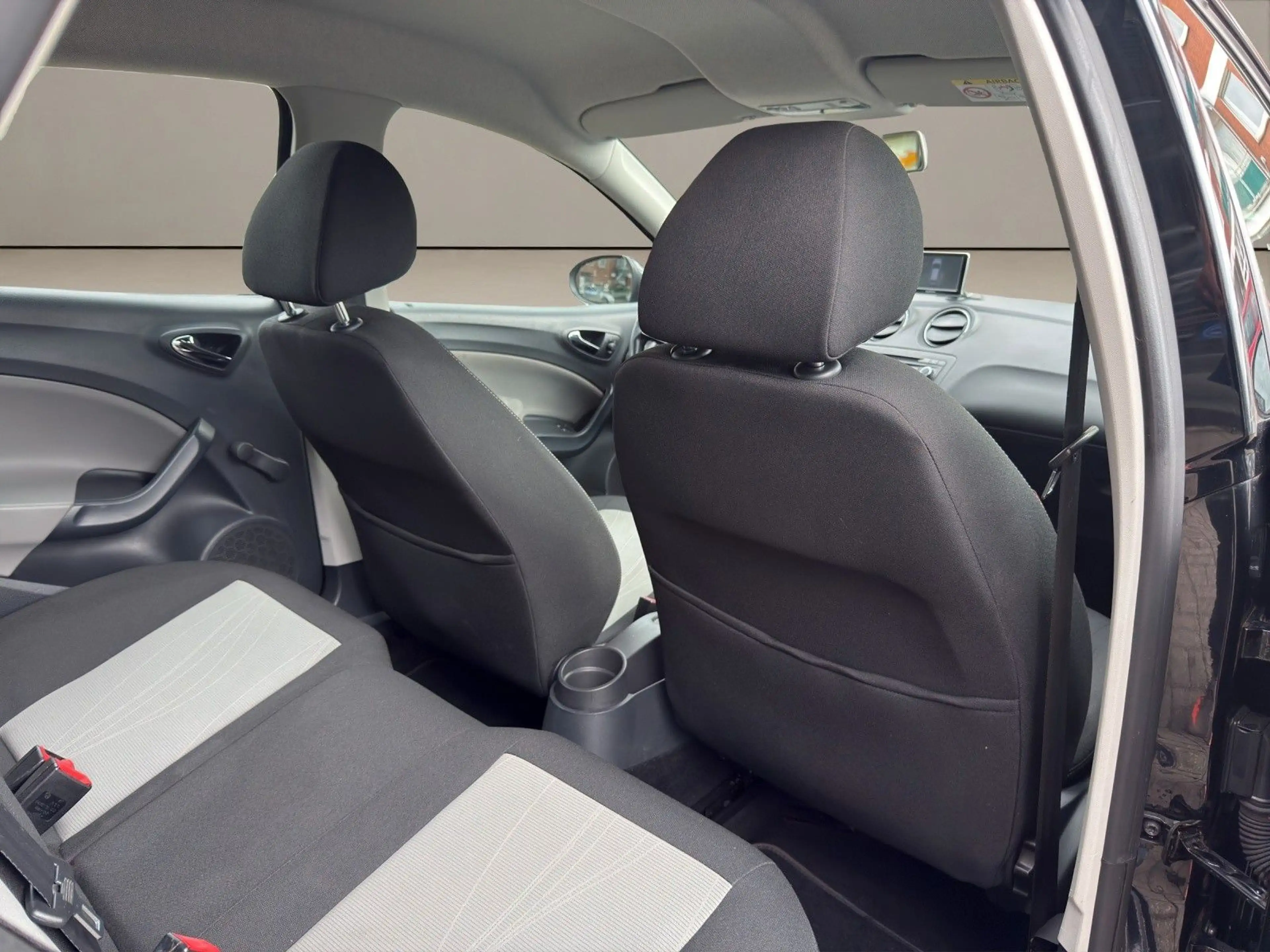 SEAT Ibiza Lim. Style Salsa — photo 17