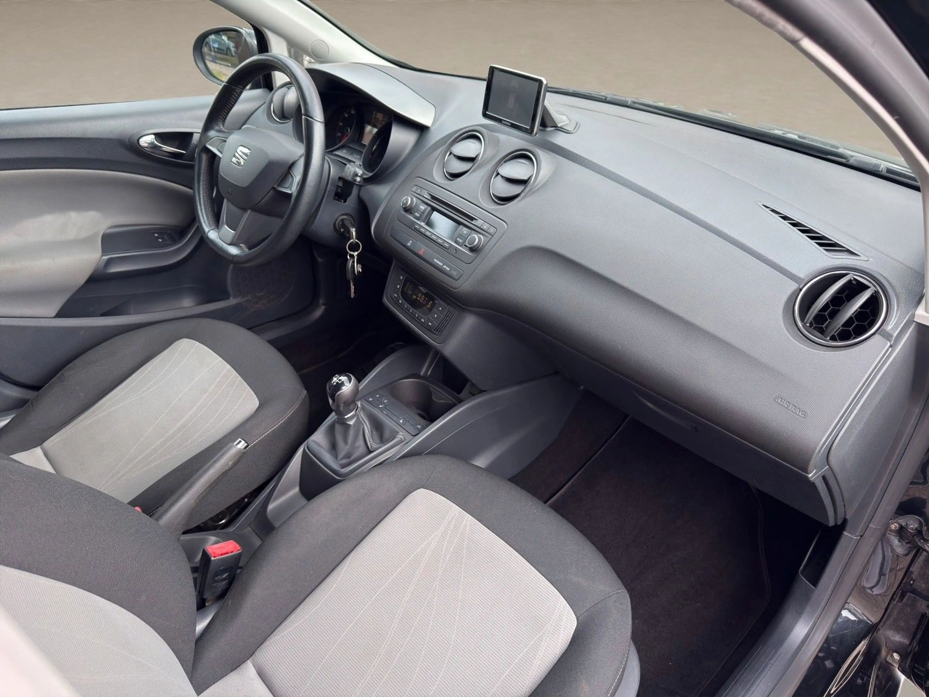 SEAT Ibiza Lim. Style Salsa — photo 16