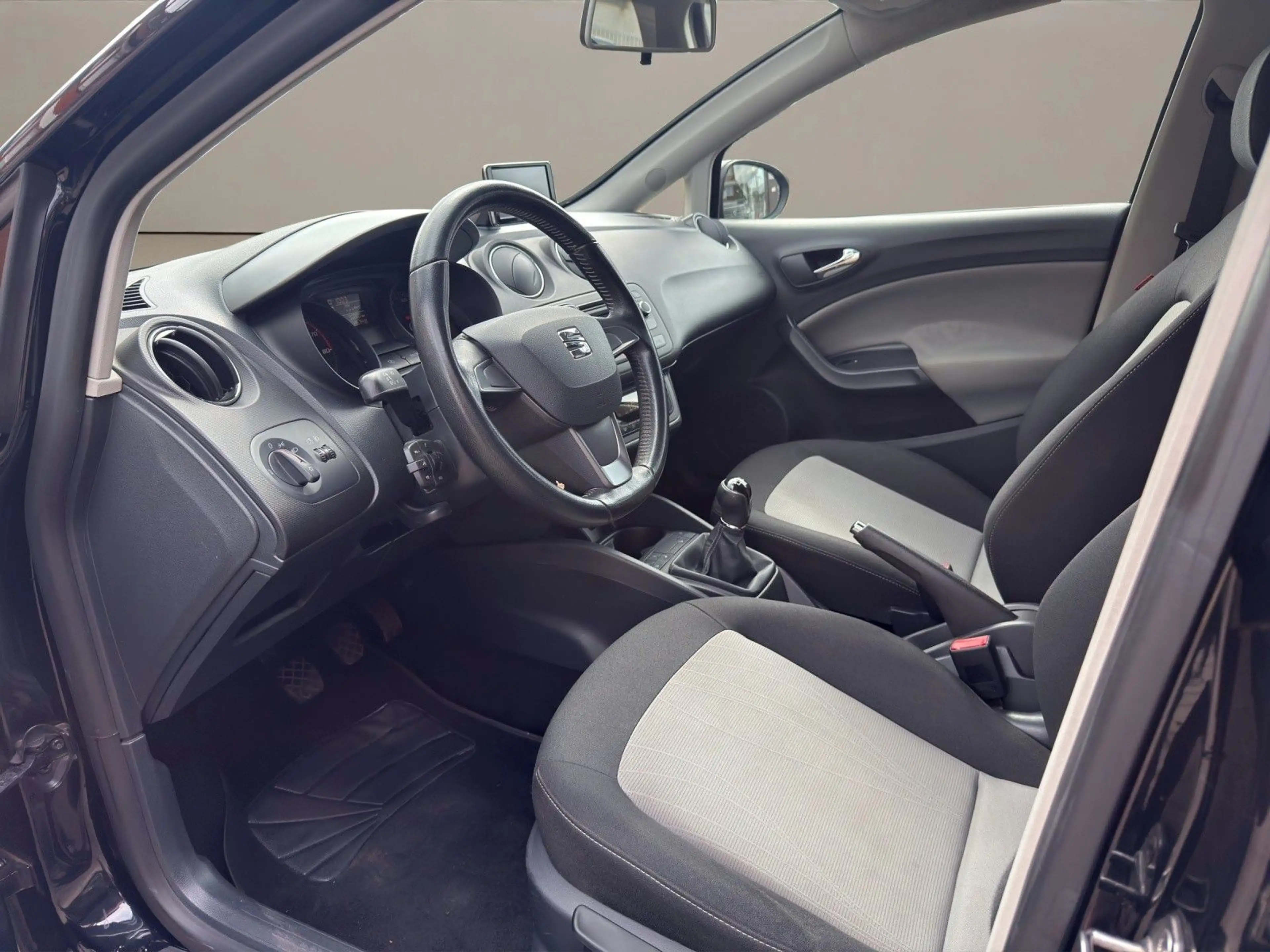 SEAT Ibiza Lim. Style Salsa — photo 9