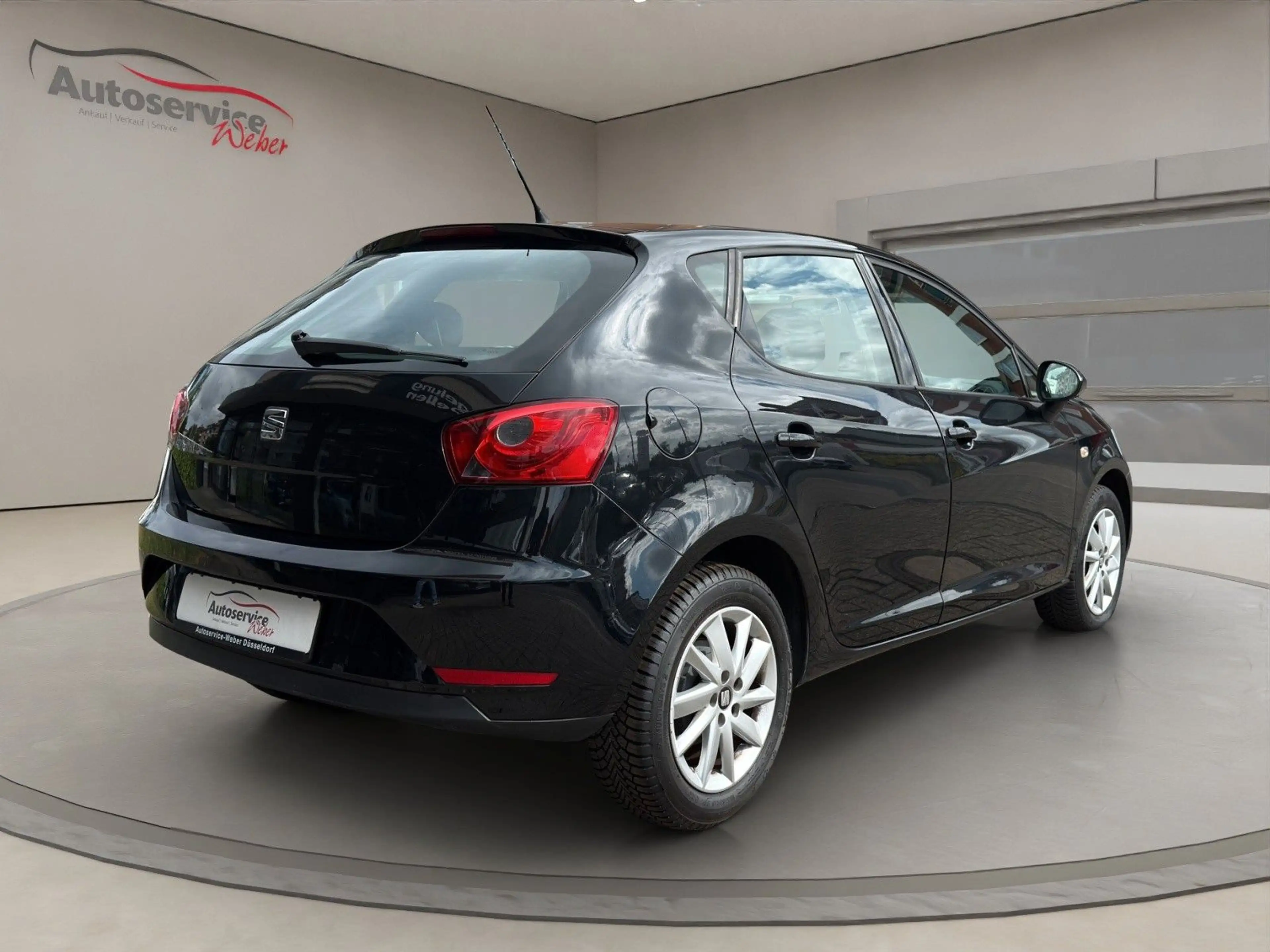 SEAT Ibiza Lim. Style Salsa — photo 5