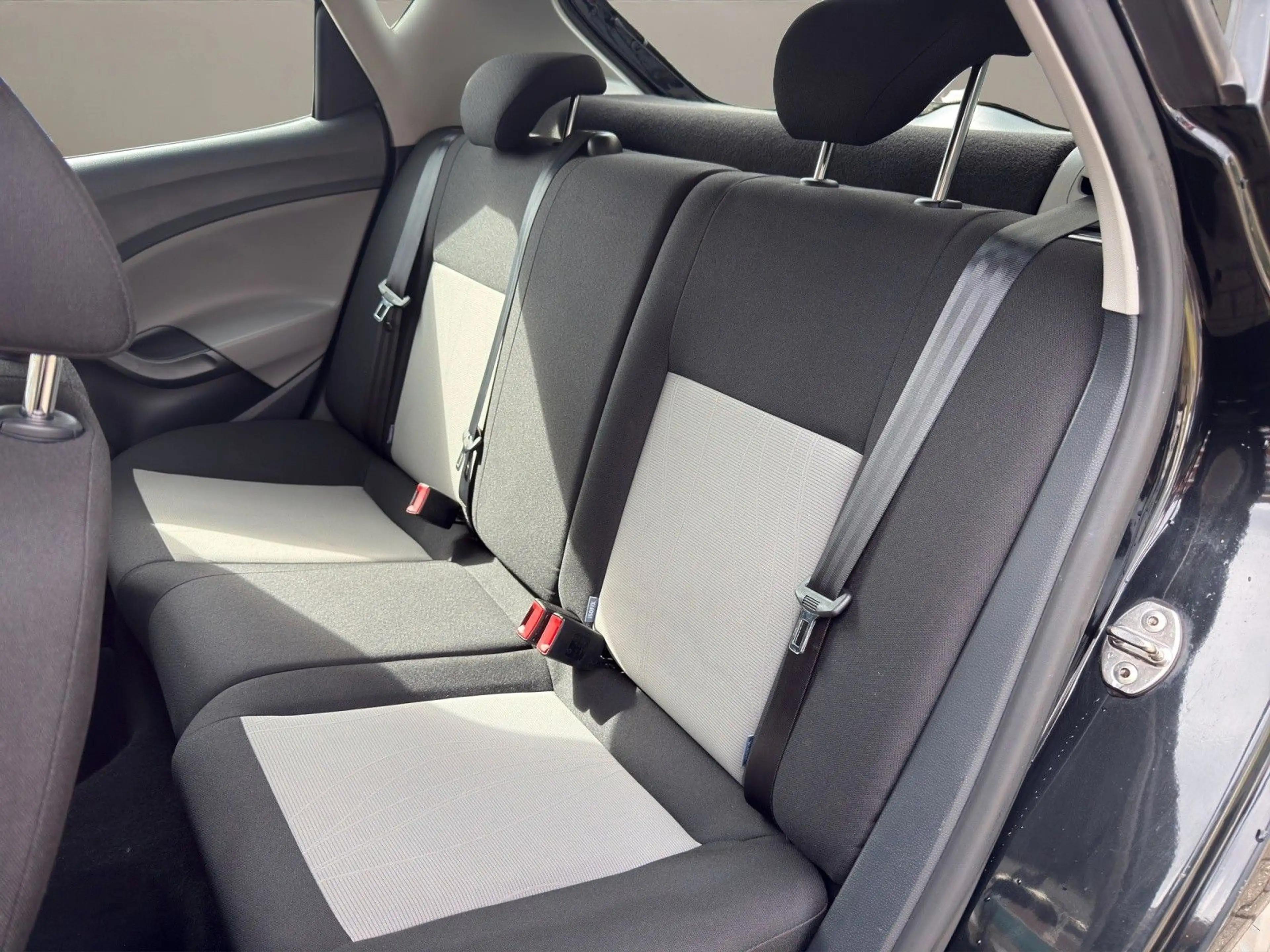 SEAT Ibiza Lim. Style Salsa — photo 12