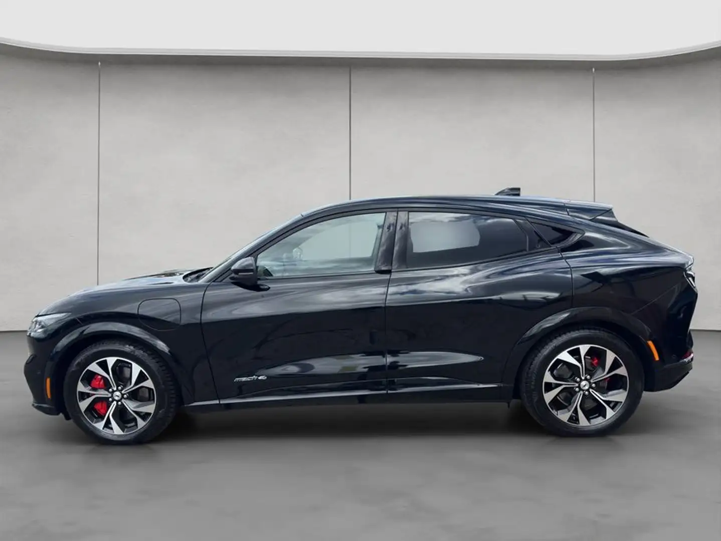 Ford Mustang Mach-E AWD Negro - 2