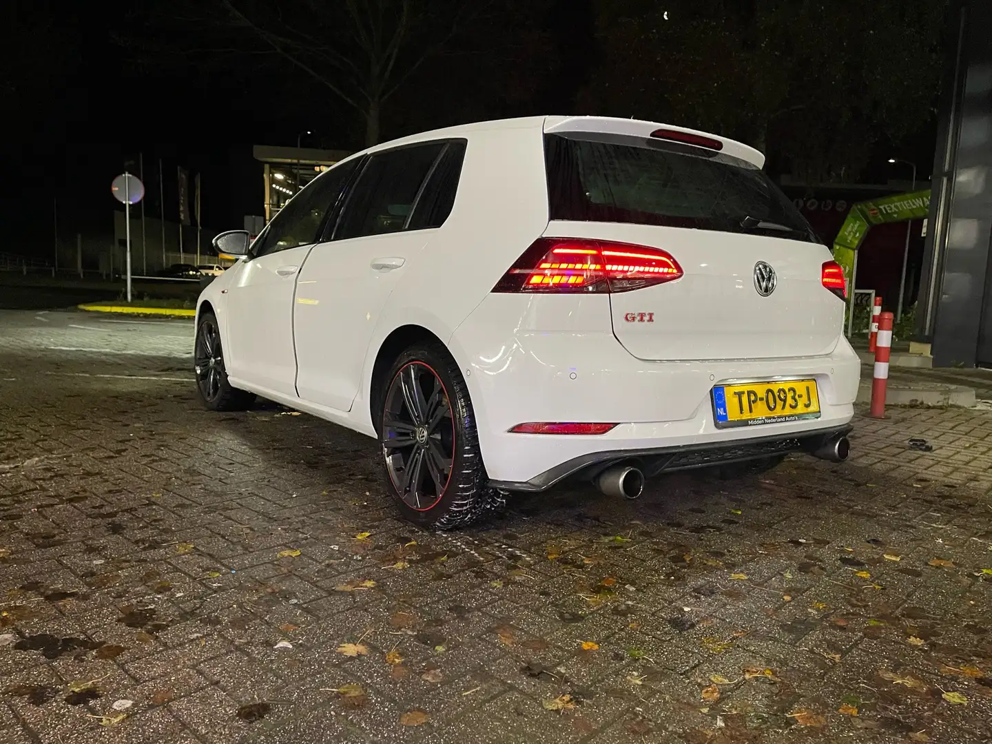 Volkswagen Golf GTI 1.4 TSI Comfortline GTI 2018 bijela - 2