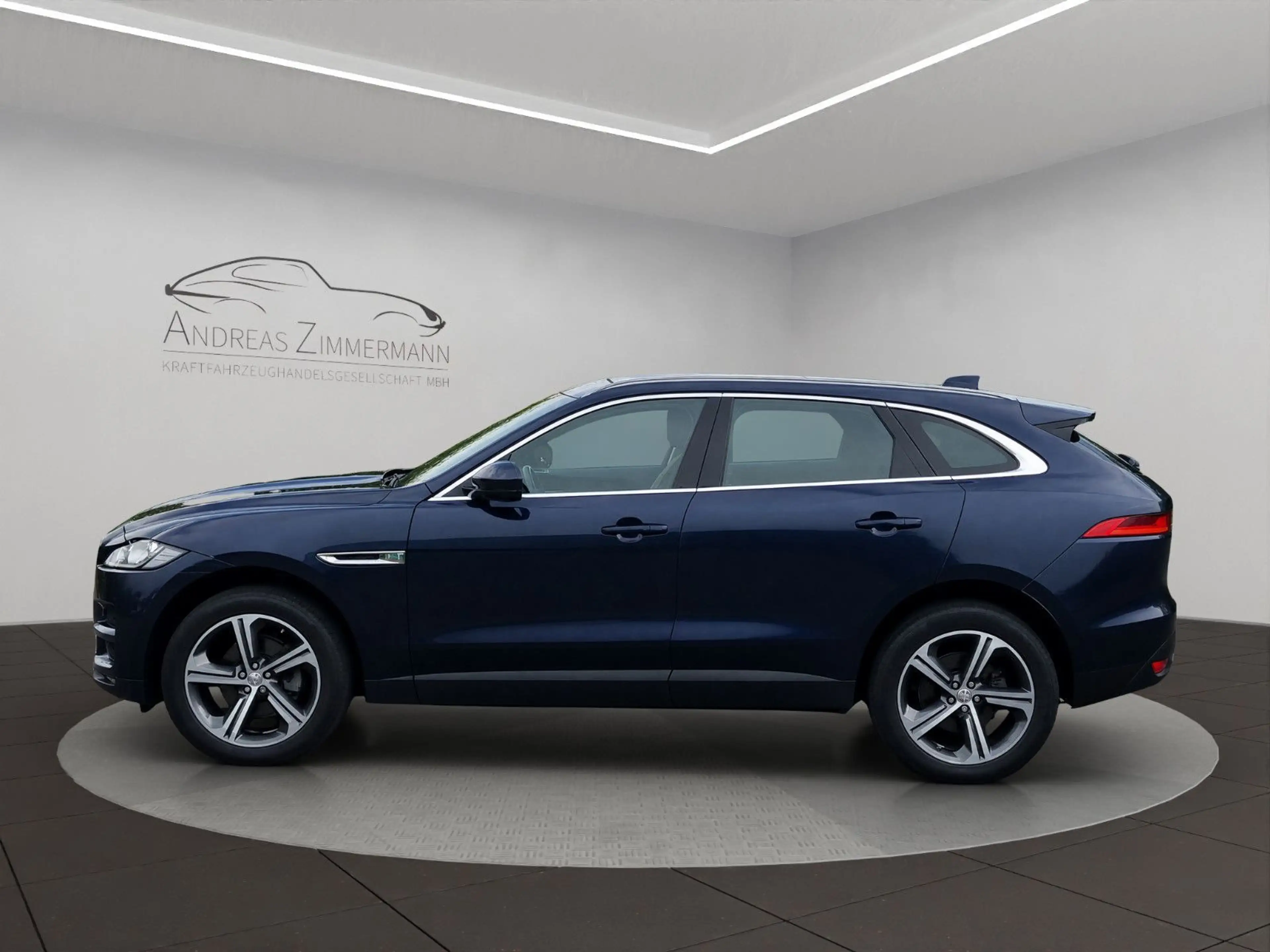 Jaguar F-Pace 20d Portfolio AWD BLAU/TAN — photo 3