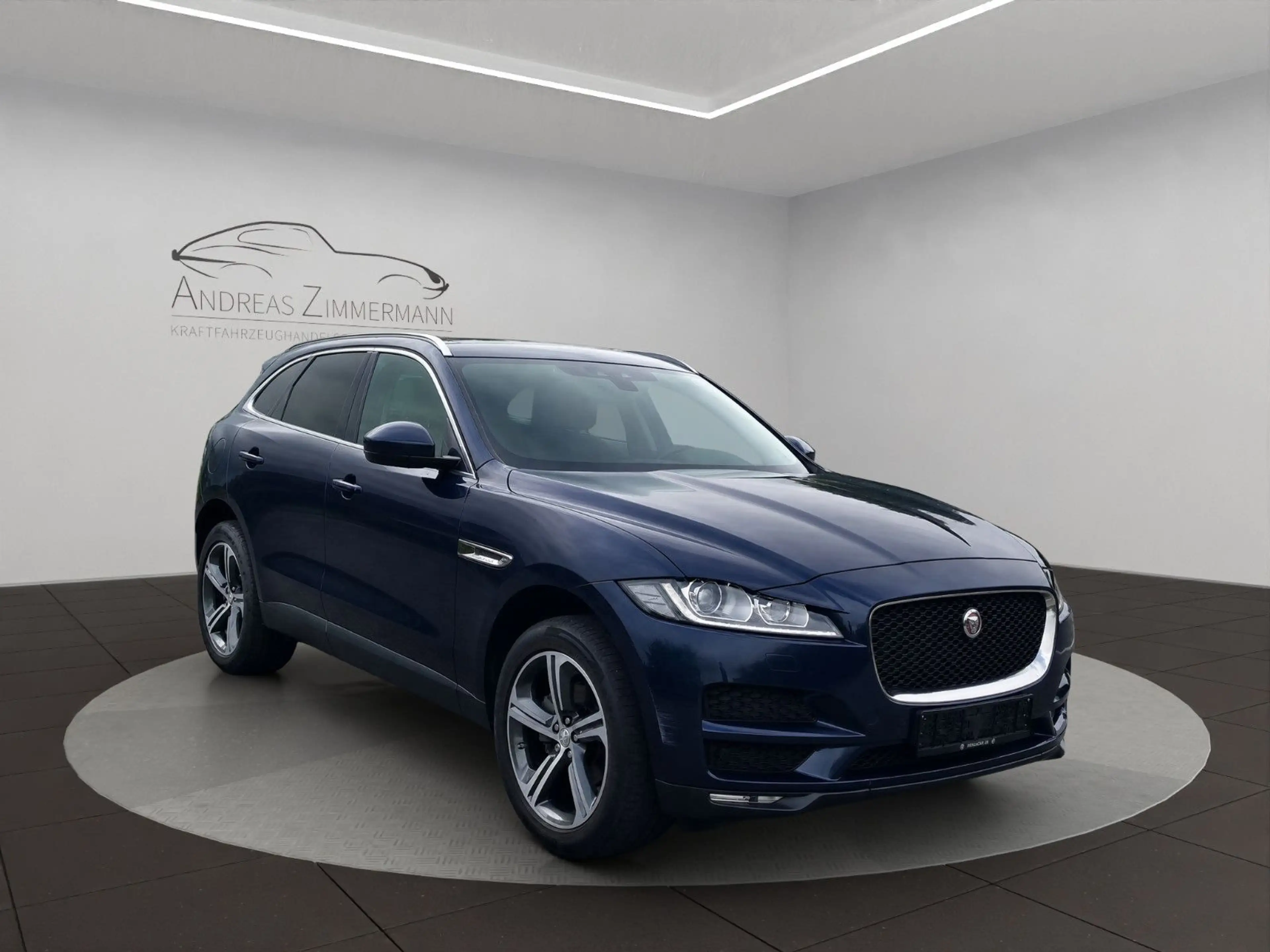 Jaguar F-Pace 20d Portfolio AWD BLAU/TAN — photo 2