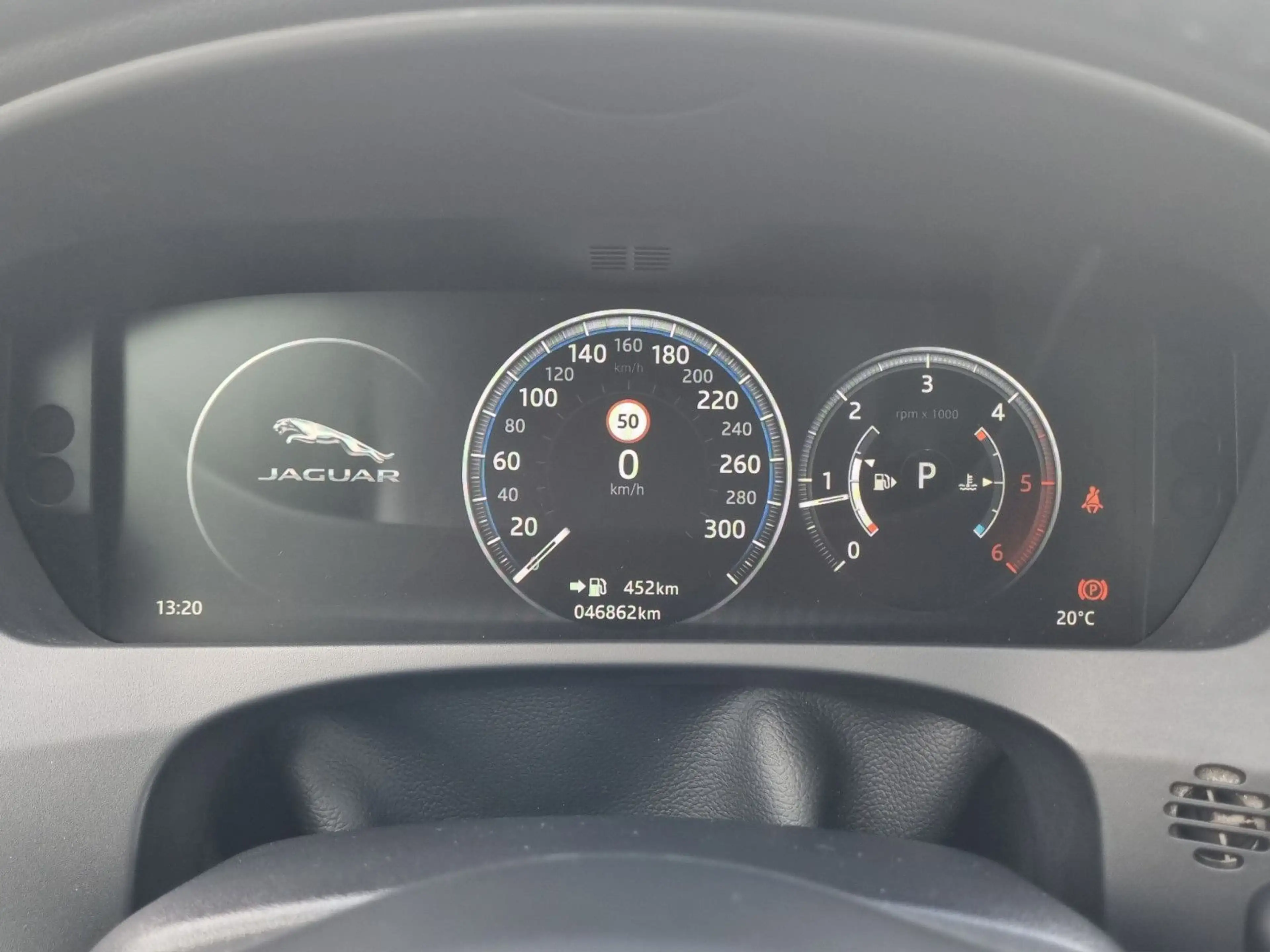 Jaguar F-Pace 20d Portfolio AWD BLAU/TAN — photo 14