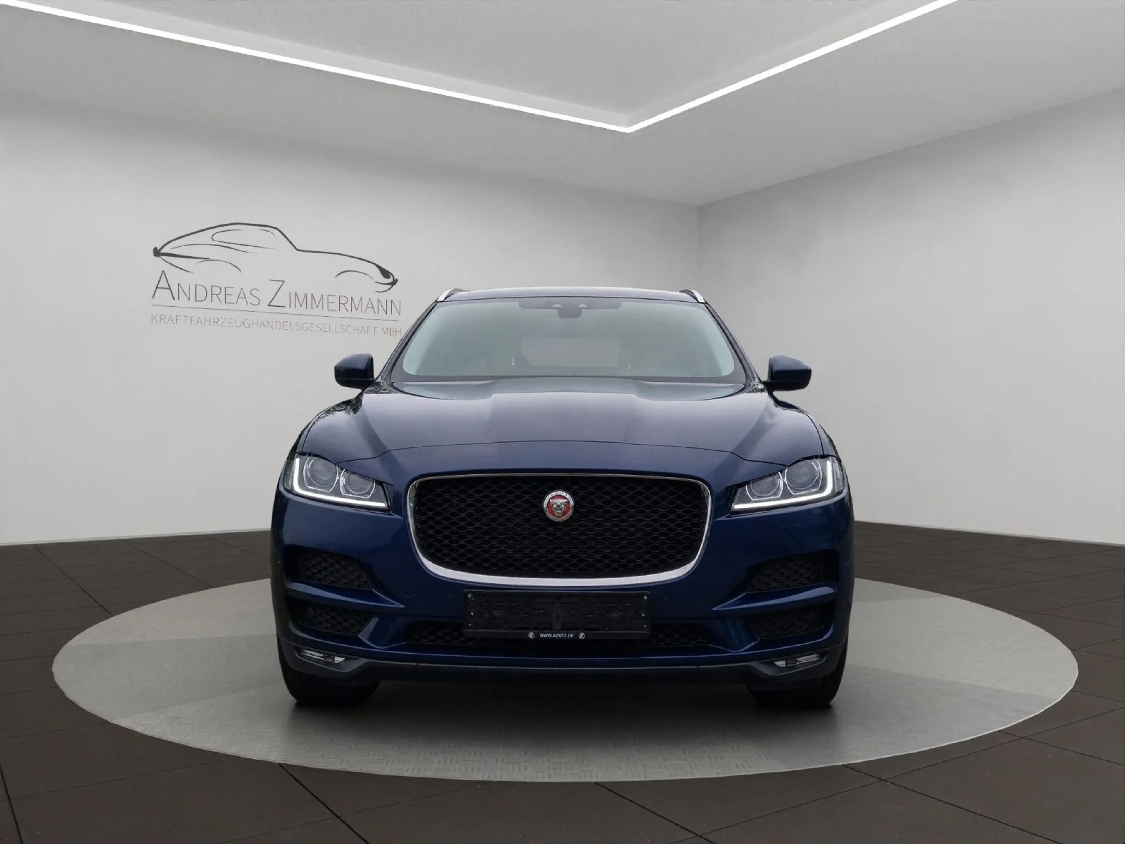 Jaguar F-Pace 20d Portfolio AWD BLAU/TAN — photo 8