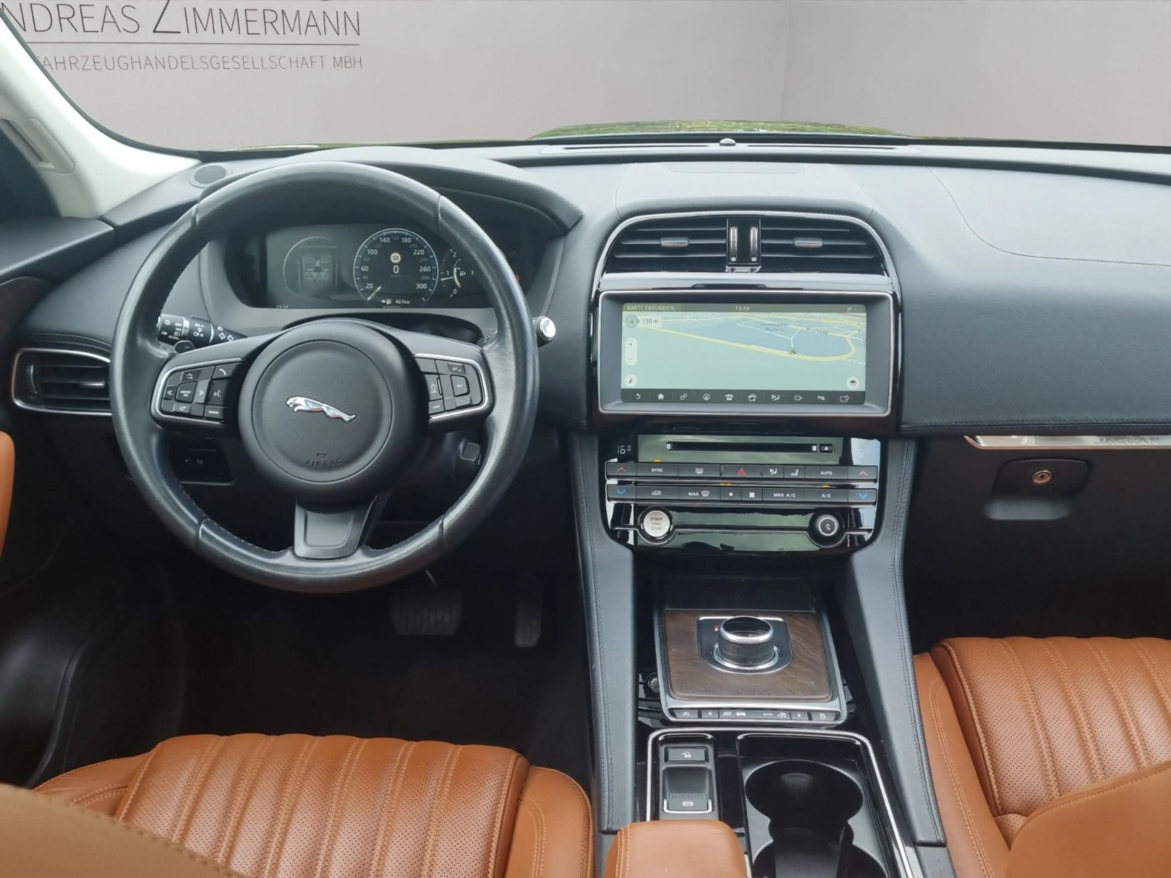 Jaguar F-Pace 20d Portfolio AWD BLAU/TAN — photo 11