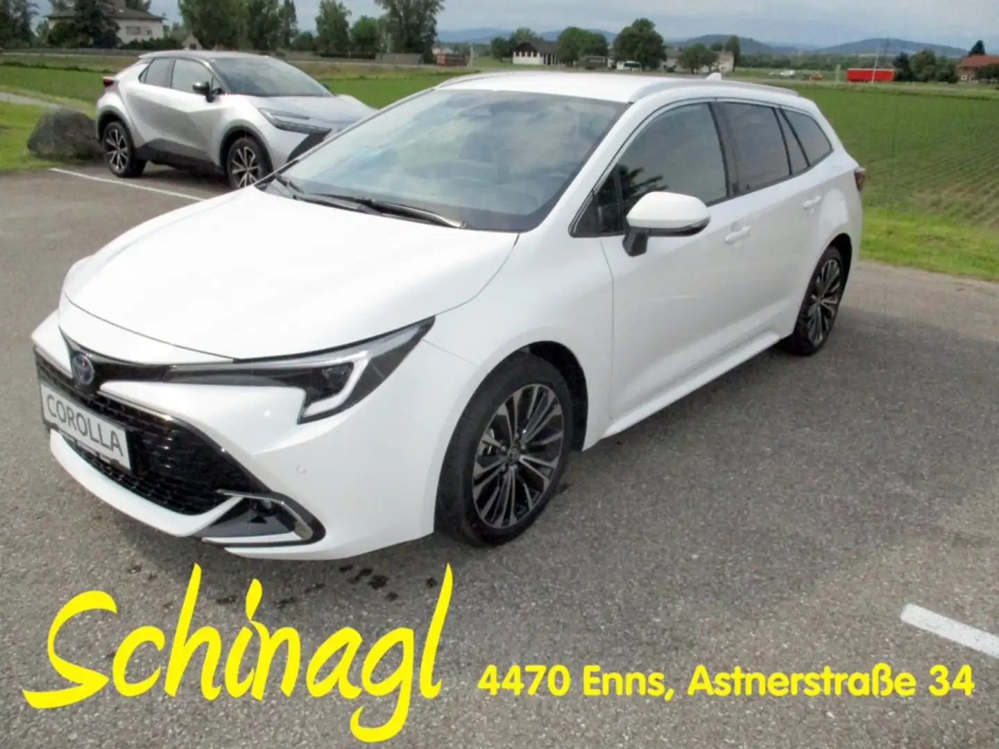 Toyota Corolla TS 1,8 HSD Active Drive Weiß - 1