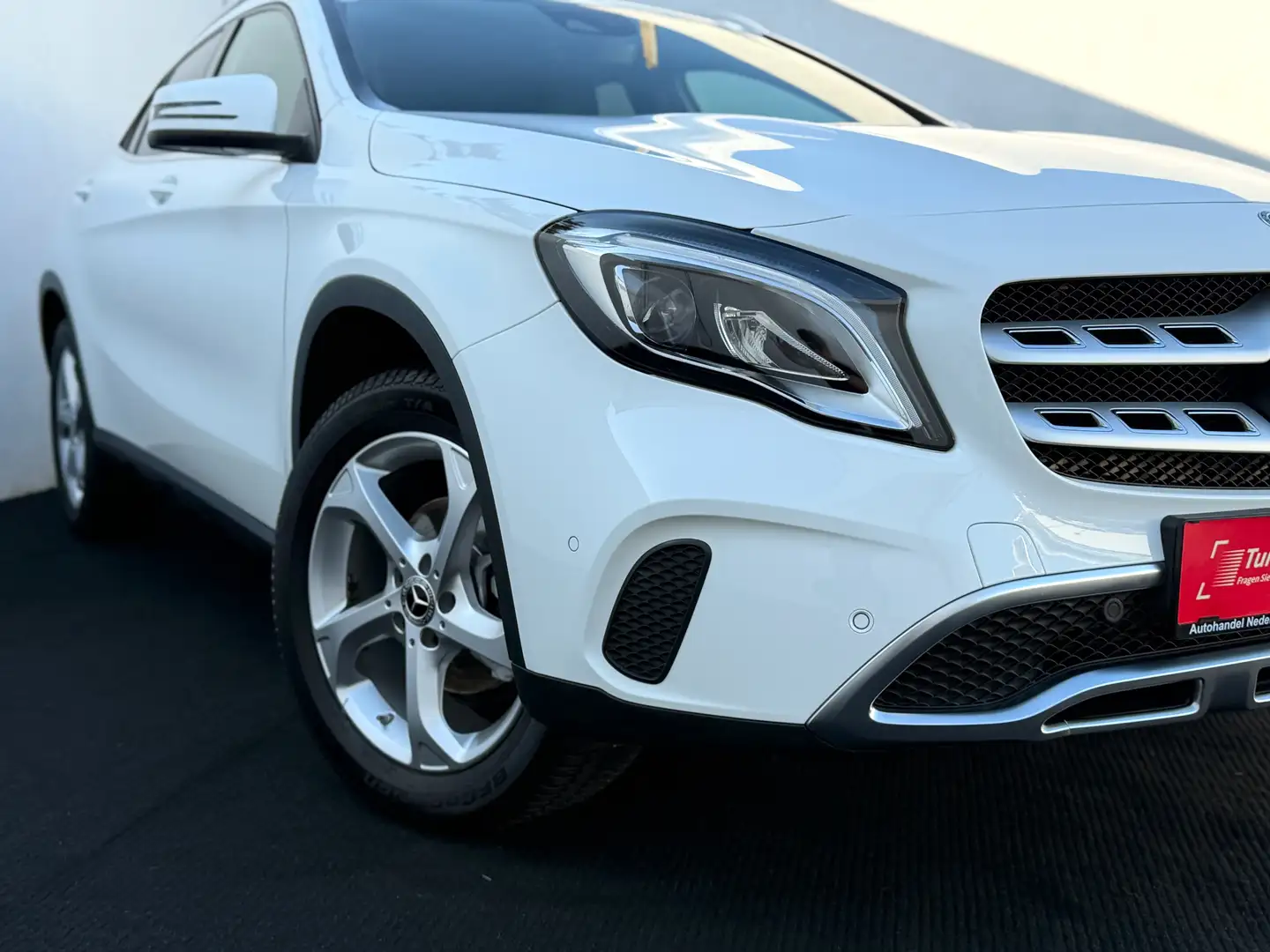 Mercedes-Benz GLA 200 GLA 200 Aut. Sportpaket //46.000KM// Blanc - 2
