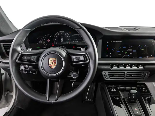 Porsche 911 view 9