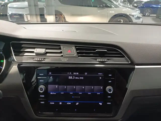 Volkswagen Touran view 11