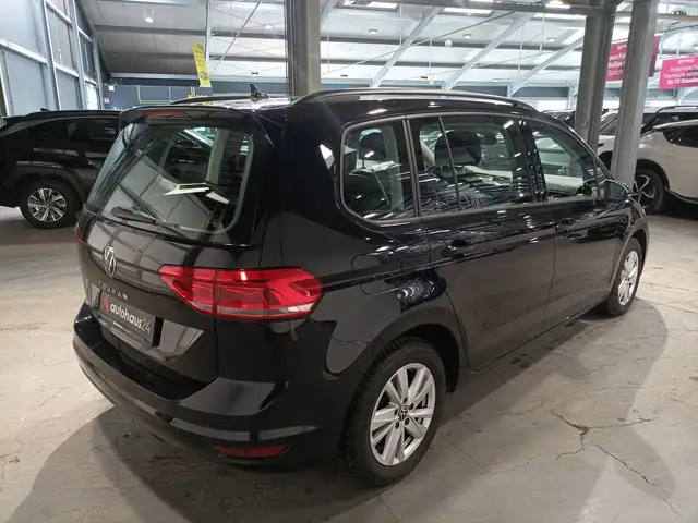 Volkswagen Touran view 5